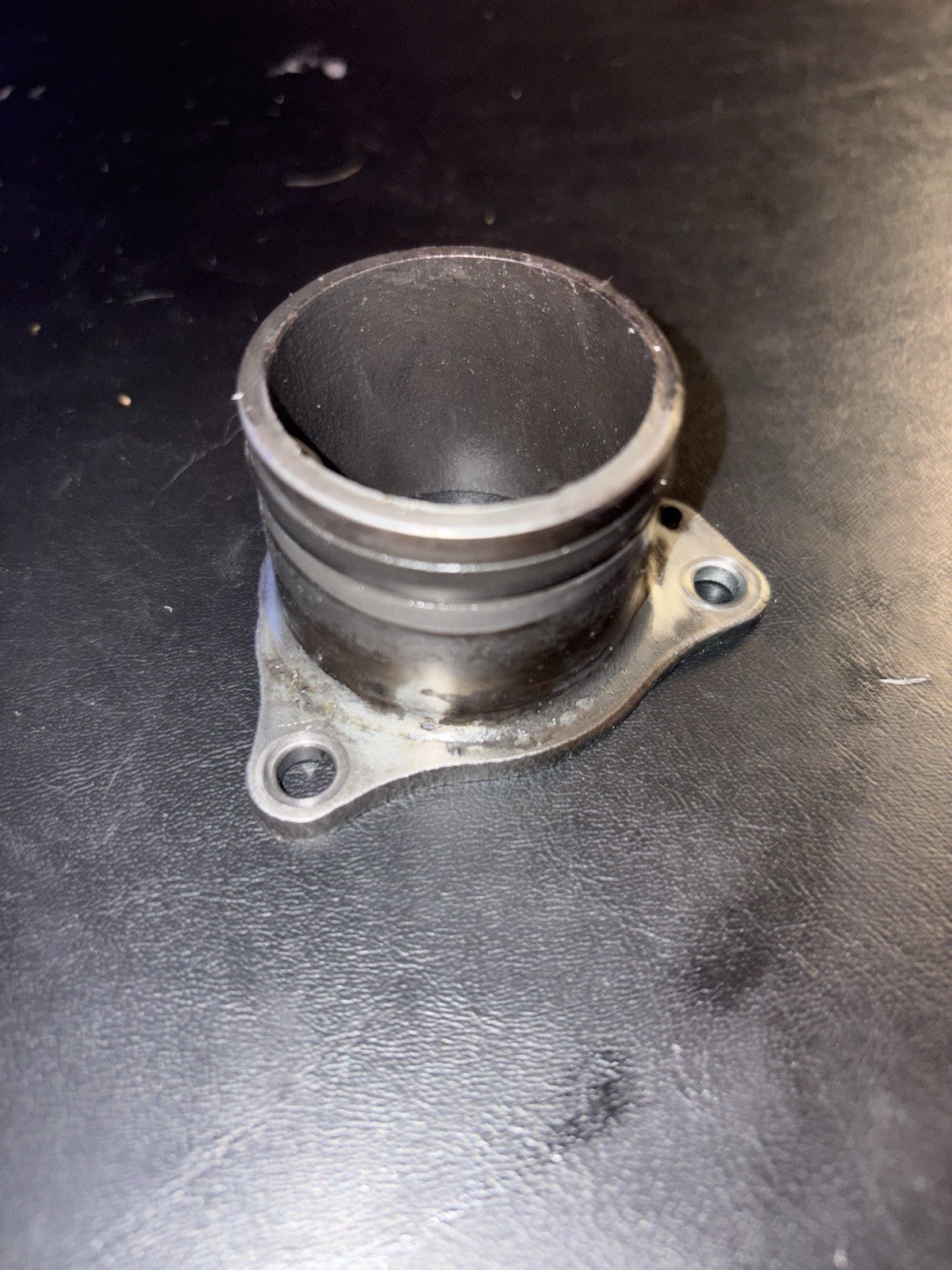 2003 2004 OEM Cylinder Exhaust Headed Expansion Chamber Mount Flange
