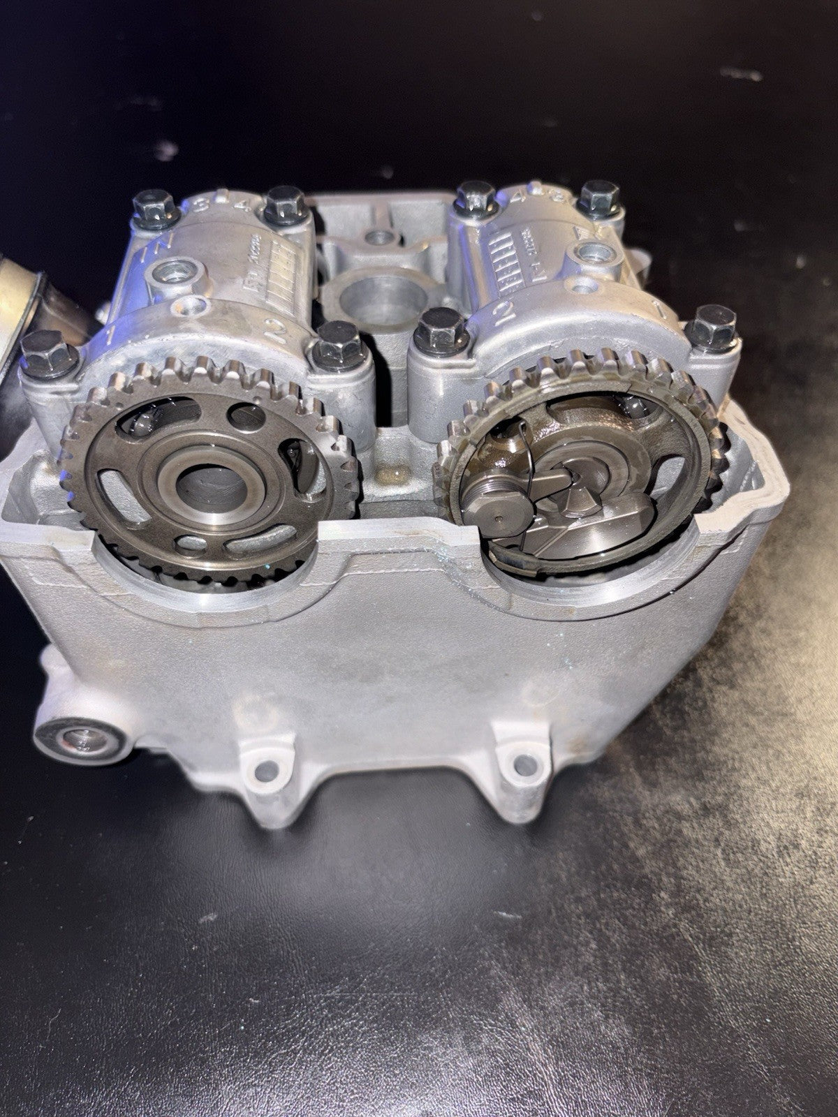2016 Yamaha YZ450F OEM Cylinder Head Valve Train Assembly Camshaft Caps Tower