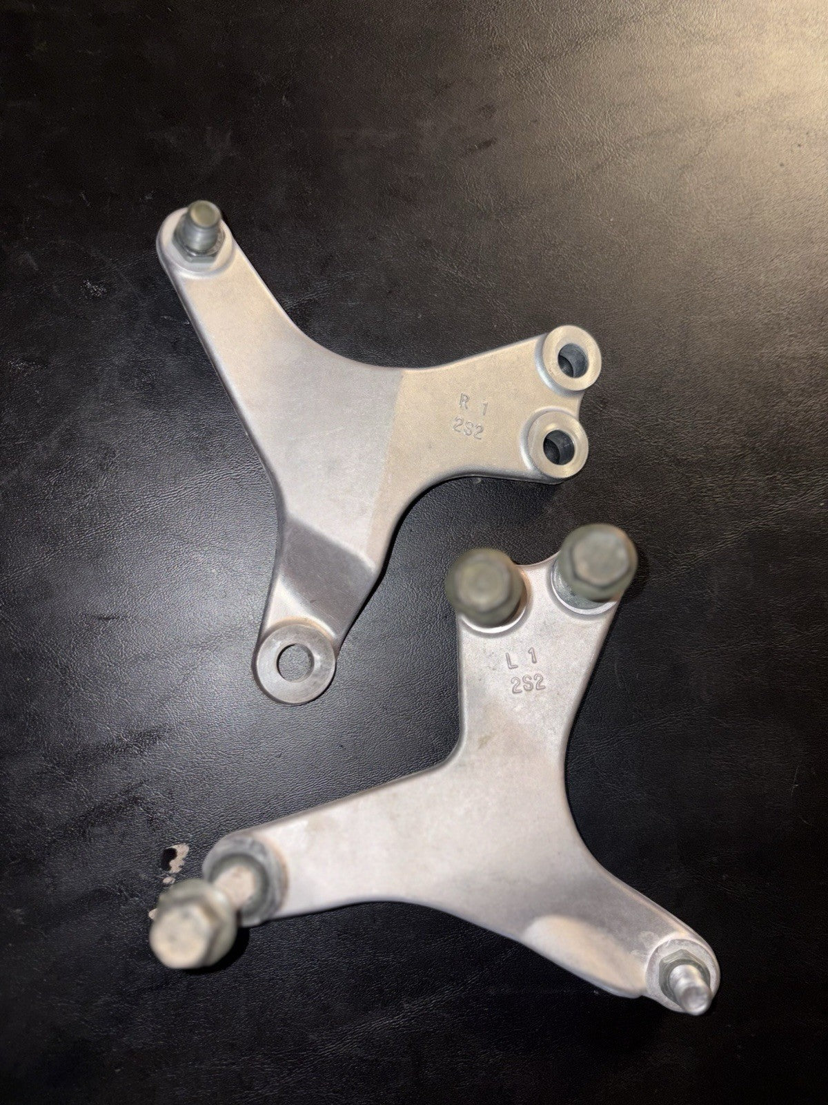 2006 - 2009 Yamaha YZ450F OEM Engine Motor Mounts Stay Brackets Hangers Assembly