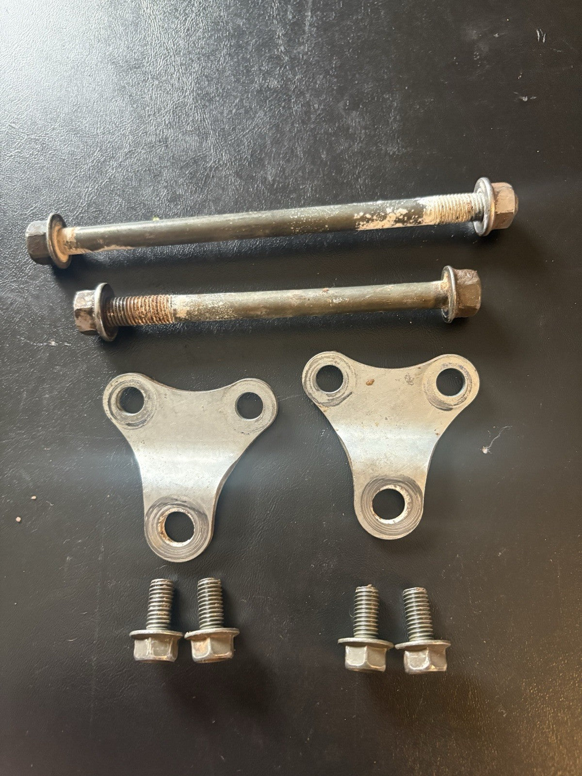 2004 YAMAHA 04-06 WR450F 04-05 YZ450F OEM ENGINE MOTOR MOUNT STAY BRACKETS
