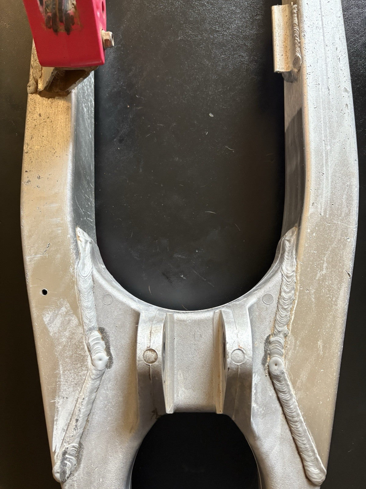 2004 04 CRF450R CRF450 OEM Swingarm Swing Arm Rear Guard Slider Assembly