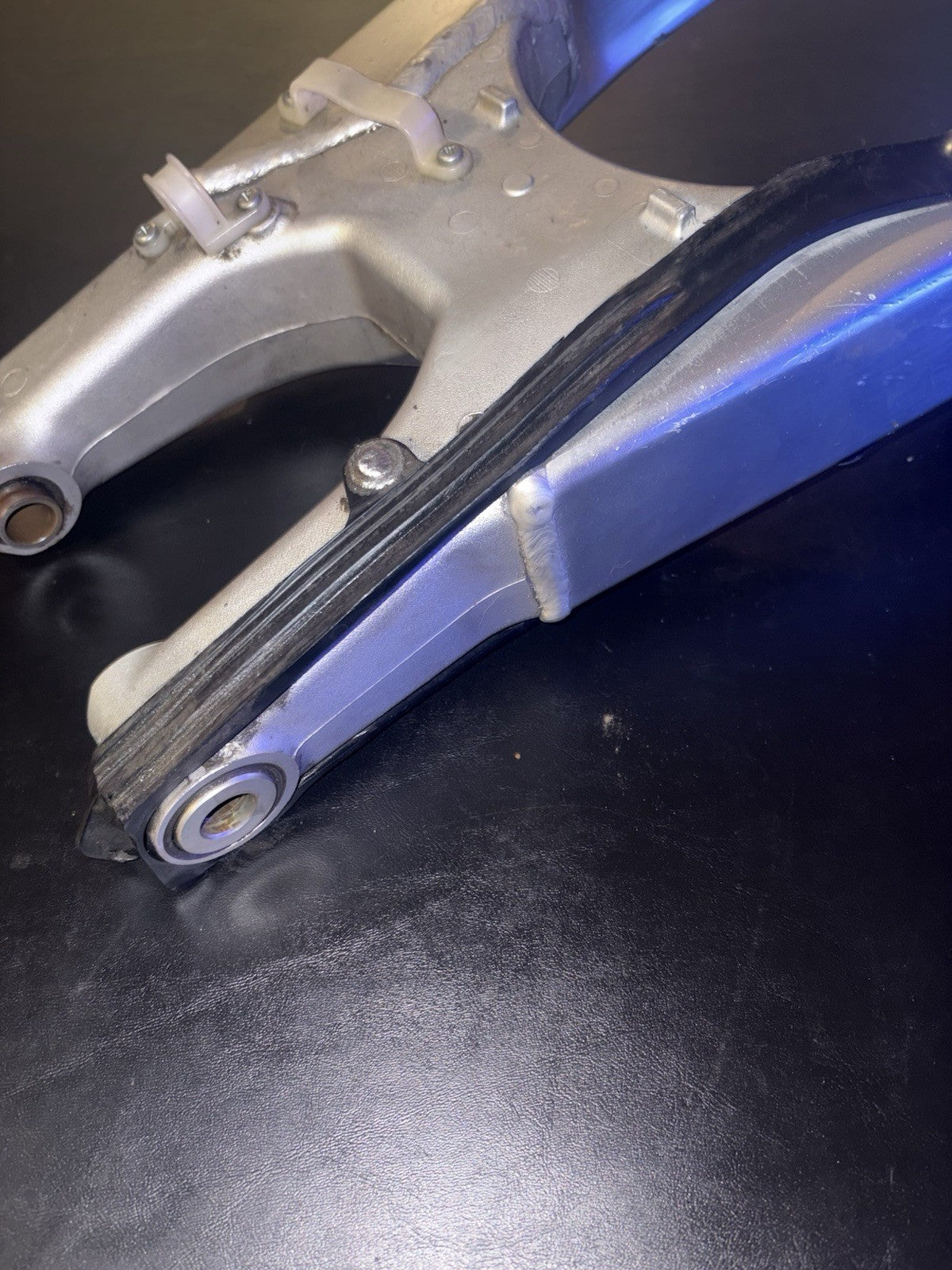 2005-2008 Honda Crf450r Crf 450 R OEM Swing Arm Swingarm Chain Guard Slider