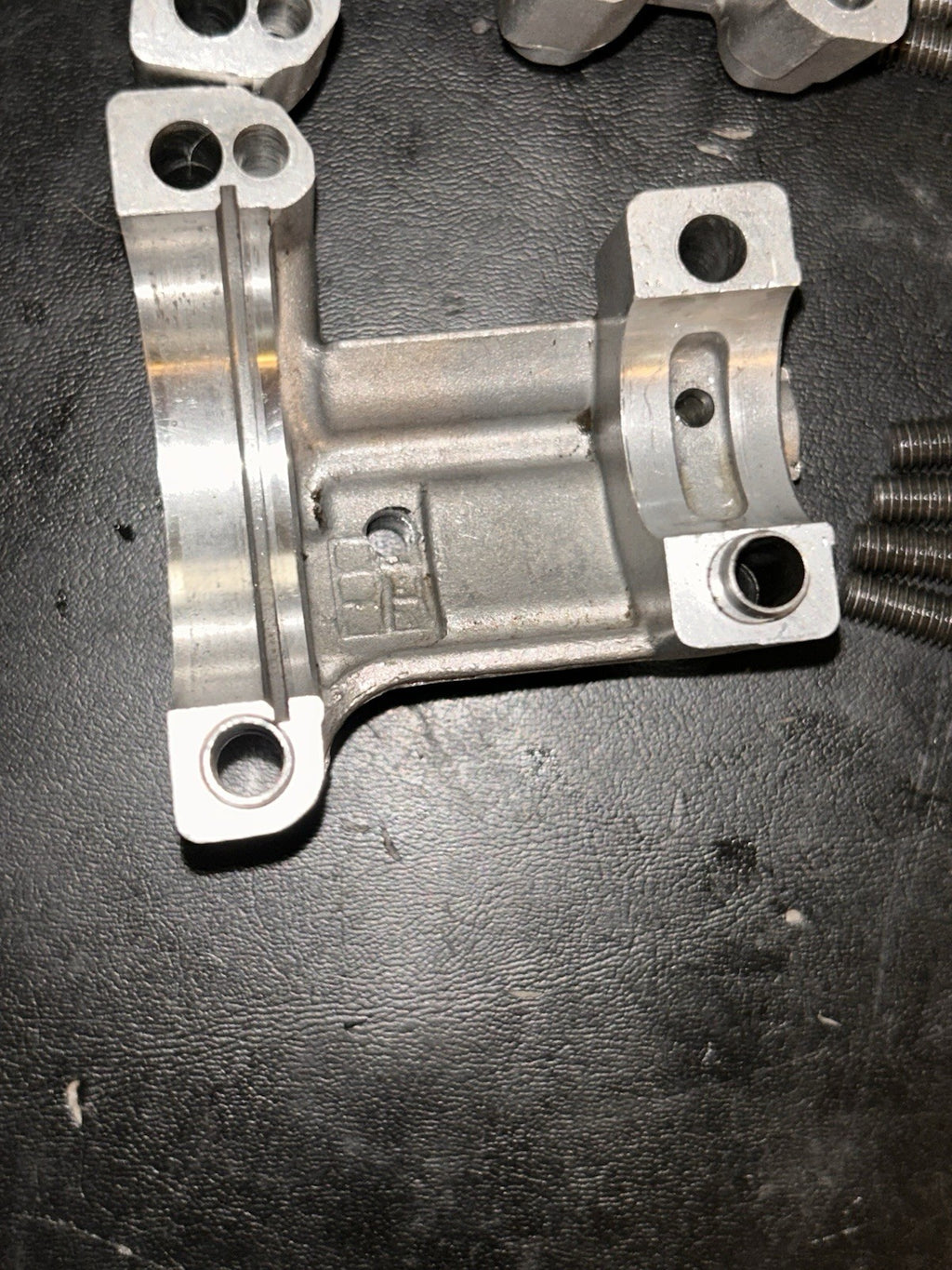2001 - 2004 Yamaha YZ250F Exhaust Intake Camshaft Caps Towers Cam Cap OEM