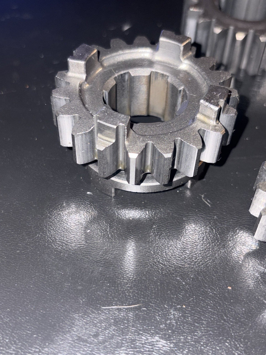 2000 Honda Cr250r OEM Transmission Main Shaft Gears Gear