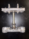 2008 - 2009 HONDA CRF250R OEM TRIPLE TREE FRONT FORKS STEERING STEM CLAMPS MOUNT