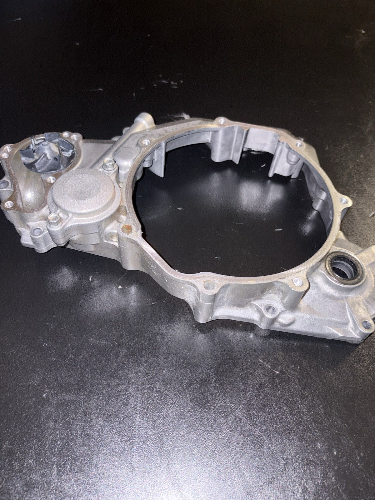 2014-2017 2016 Yamaha YZ450F Inner Clutch Cover Right Case Water Pump Housing
