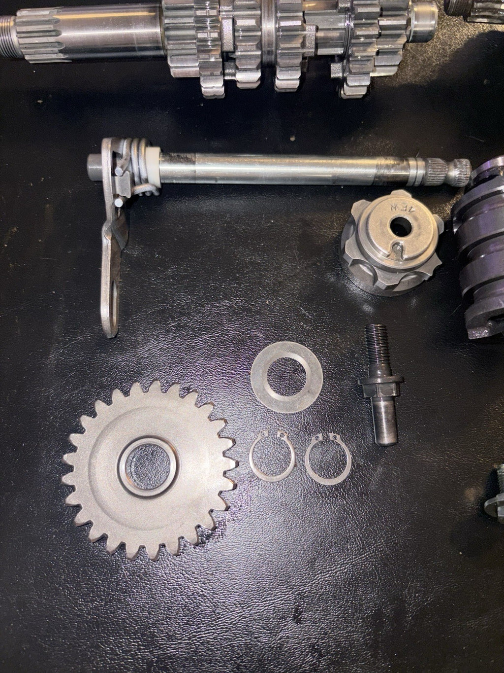 00-01 2000 YZ125 YZ 125 OEM Transmission Axle Shaft Gears Gearbox Shift Assembly