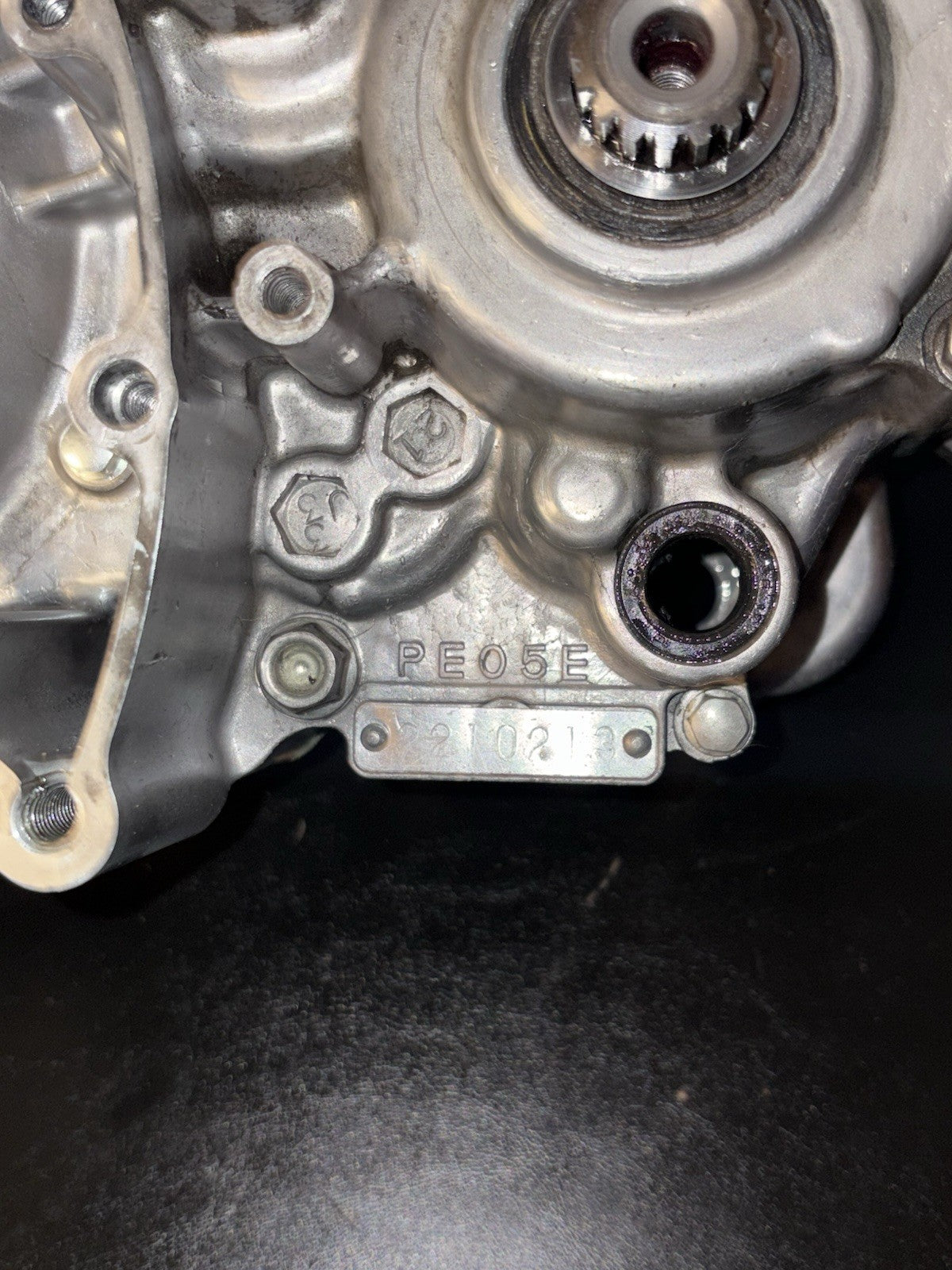 2004 Honda Crf450r OEM Engine Transmission Motor Bottom End Crank Cases Block