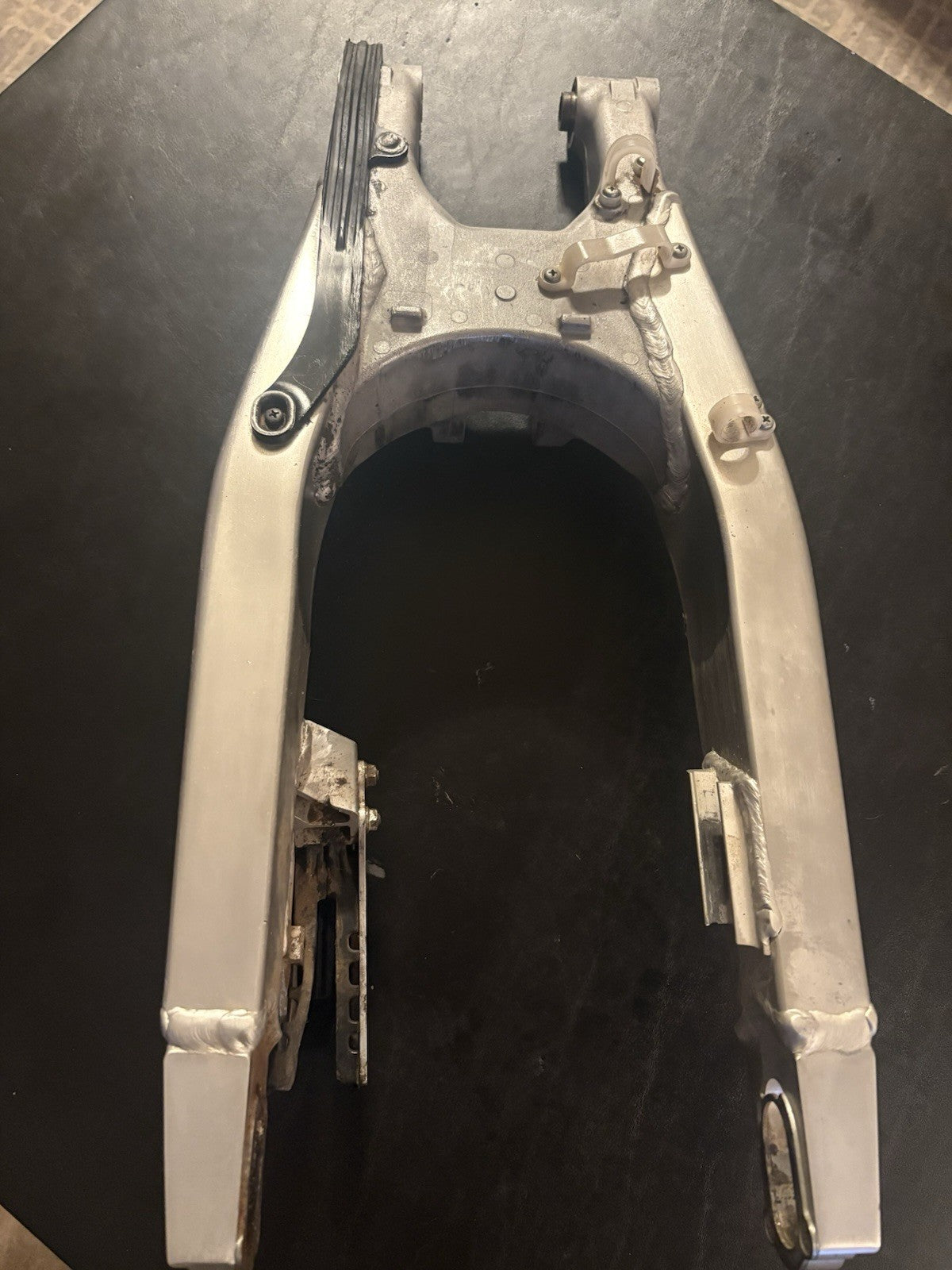 2005-2008 Honda Crf450r Crf 450 R OEM Swing Arm Swingarm Chain Guard Slider