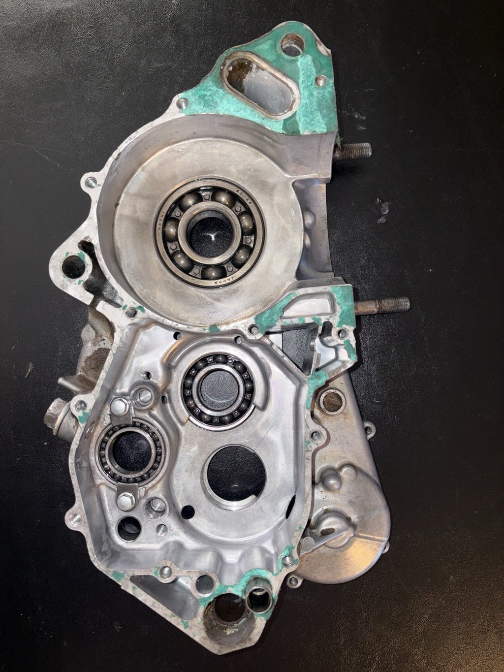 2000 2001 HONDA CR250R OEM RIGHT ENGINE CRANKCASE CRANK CASE *FOR REPAIR
