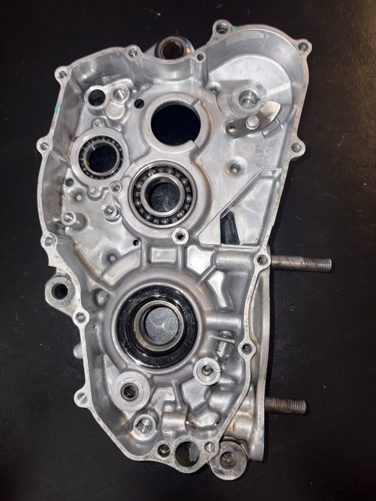 2000 2001 HONDA CR250R OEM RIGHT ENGINE CRANKCASE CRANK CASE *FOR REPAIR