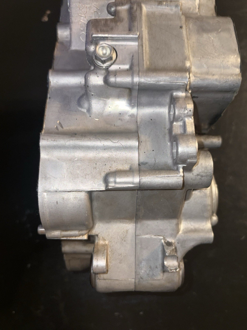 2006 Honda Crf250r OEM Engine Motor Crankcase Cases Block Bottom End Left Right