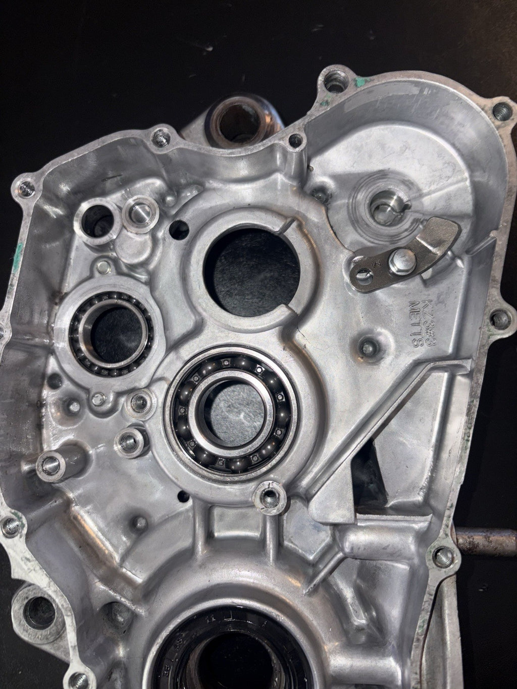 2000 2001 HONDA CR250R OEM RIGHT ENGINE CRANKCASE CRANK CASE *FOR REPAIR