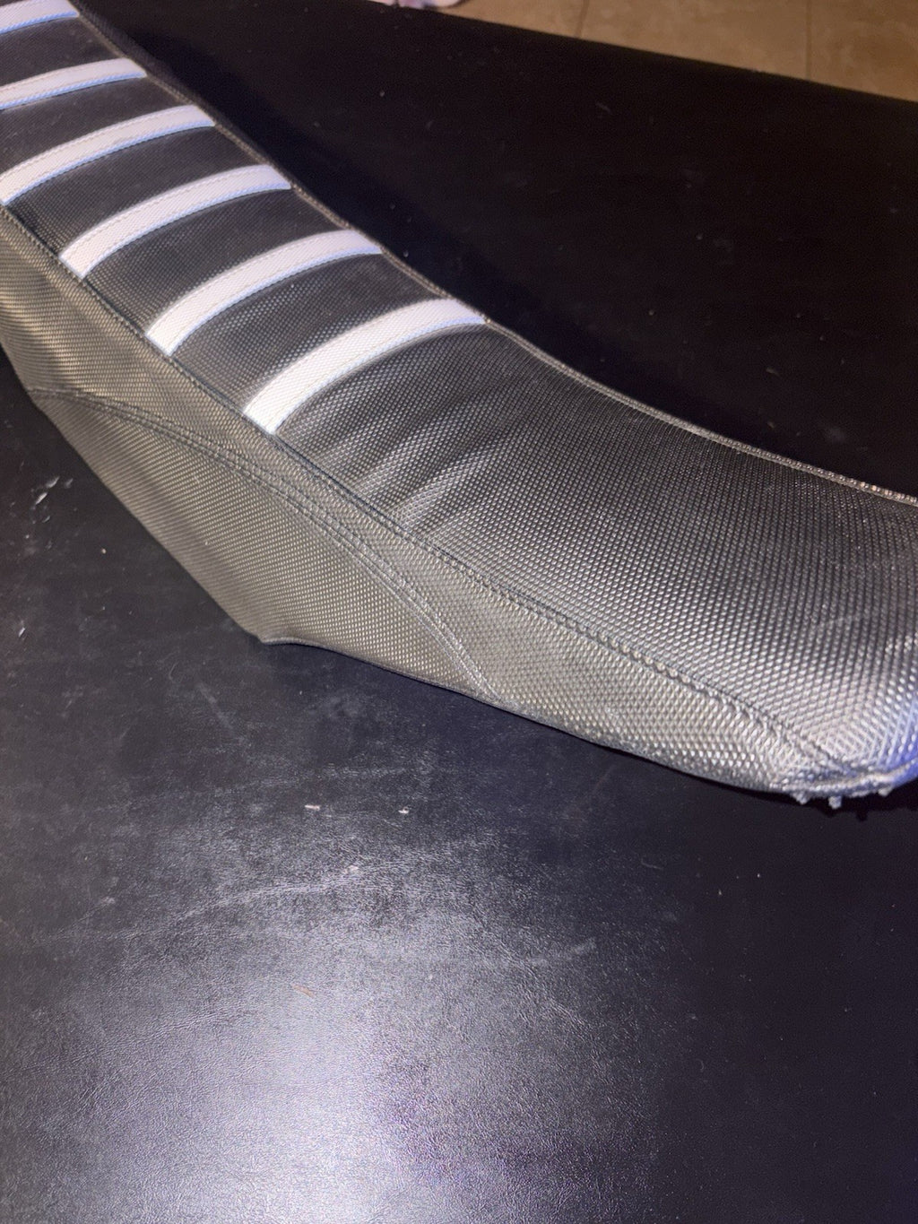 2005 HONDA CRF250R 04 - 05 OEM SEAT SADDLE COVER PAN 77100-KRN-730 CRF 250 R