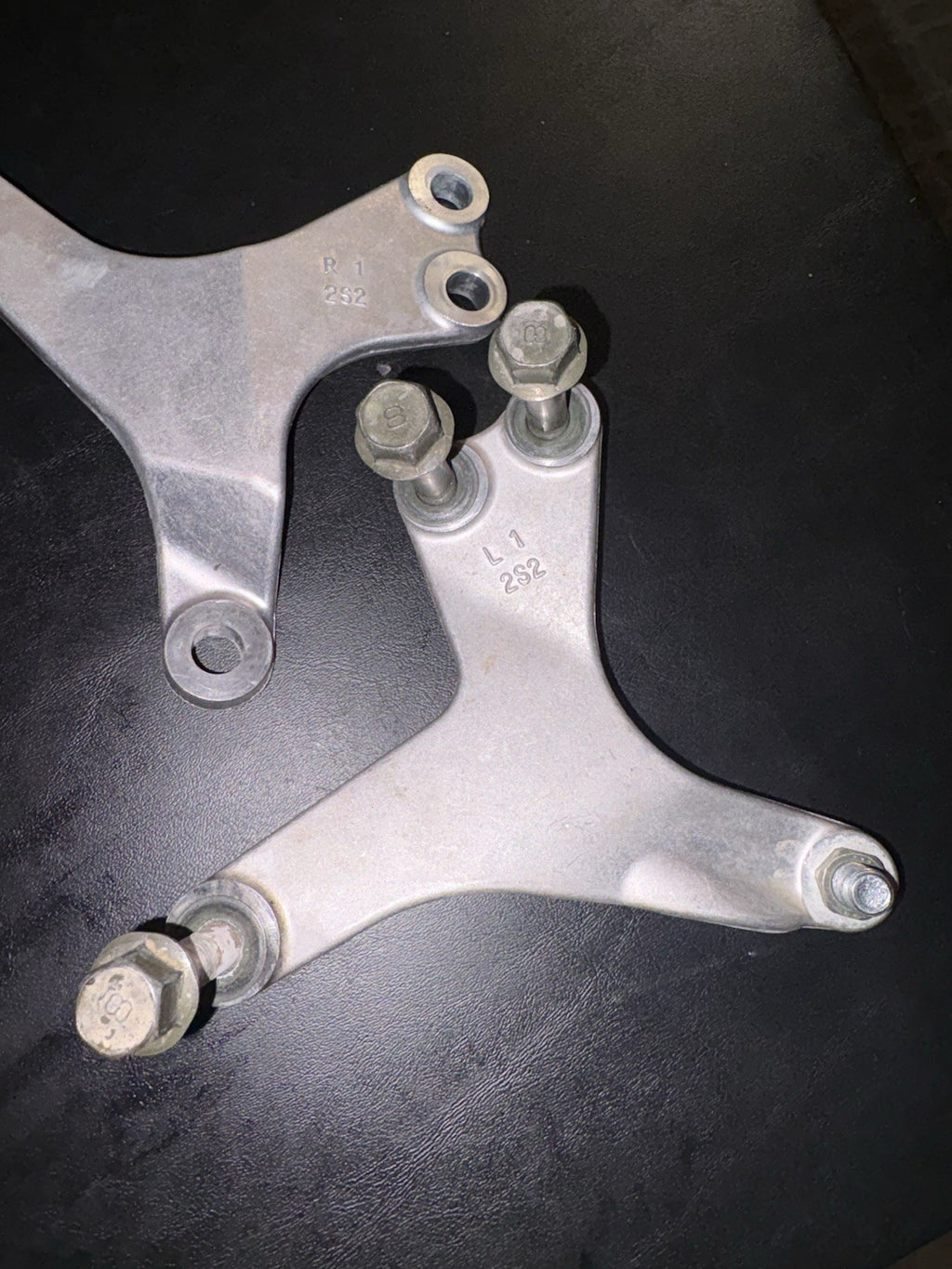 2006 - 2009 Yamaha YZ450F OEM Engine Motor Mounts Stay Brackets Hangers Assembly