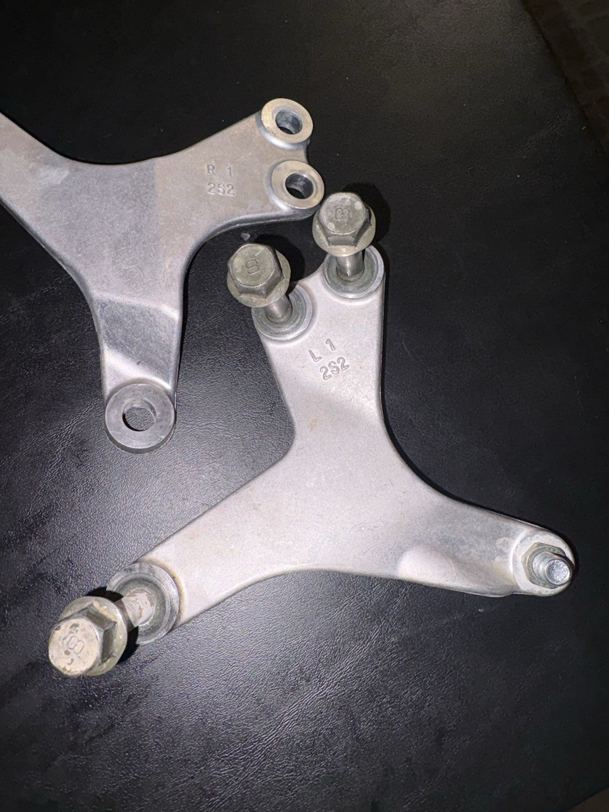 2006 - 2009 Yamaha YZ450F OEM Engine Motor Mounts Stay Brackets Hangers Assembly