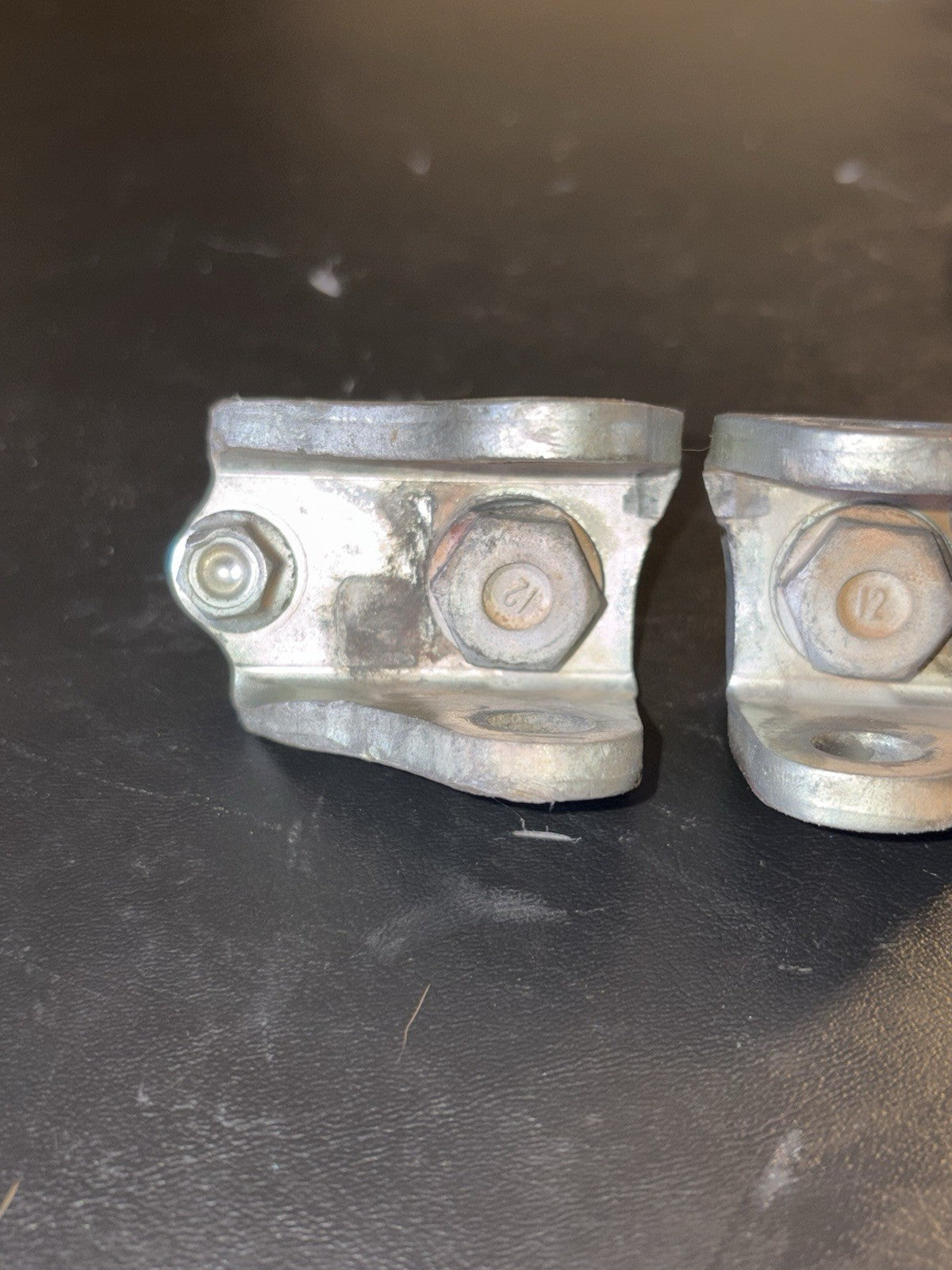2004 honda 02-12 crf450r OEM LEFT RIGHT FOOT PEG MOUNTS