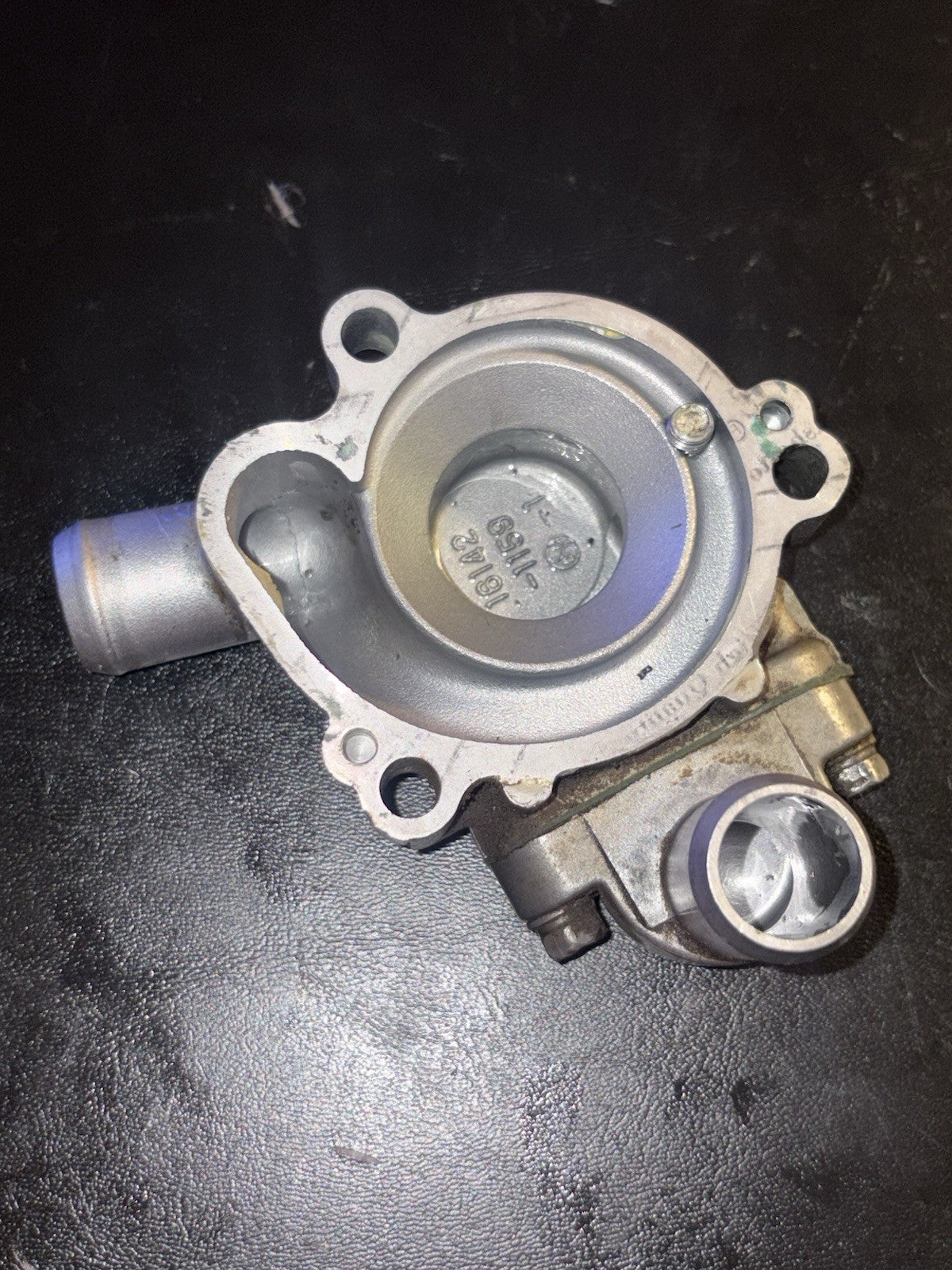 2000 2001 Kawasaki KX250 OEM Outer Water Pump Cover Waterpump 16142-1159