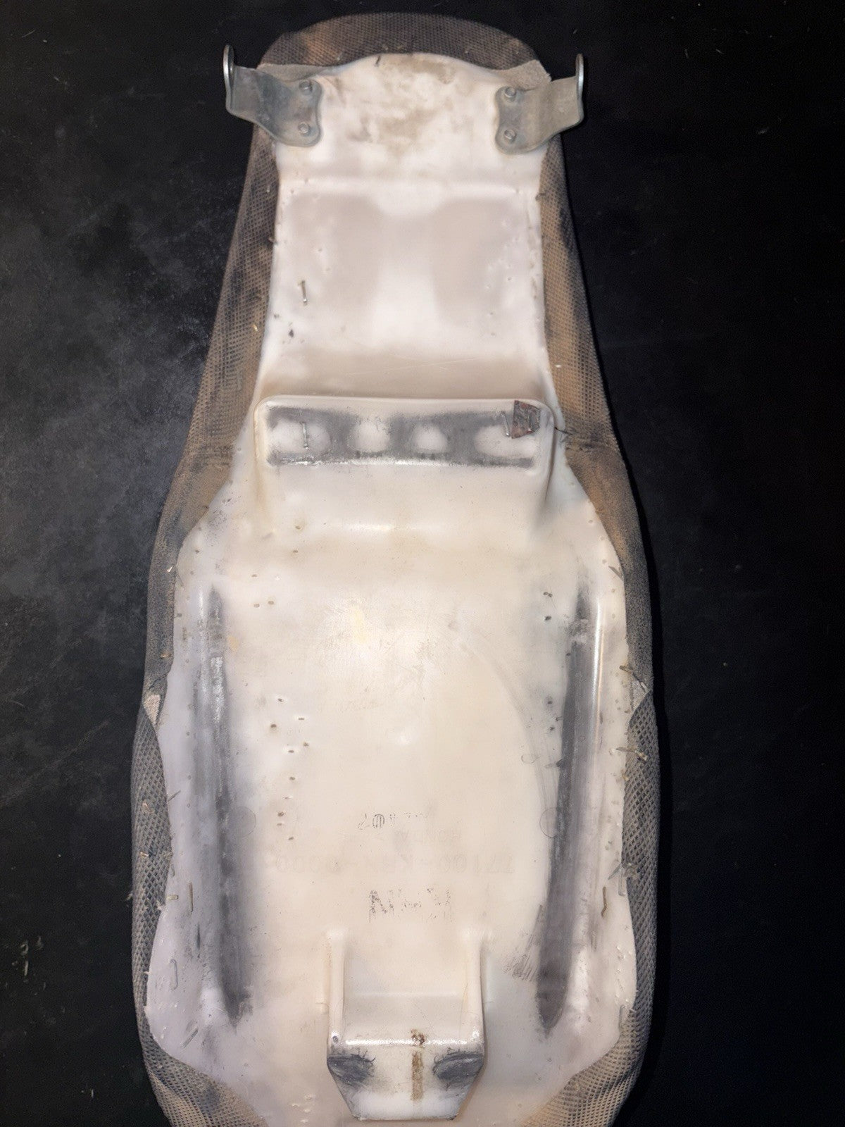 2005 HONDA CRF250R 04 - 05 OEM SEAT SADDLE COVER PAN 77100-KRN-730 CRF 250 R