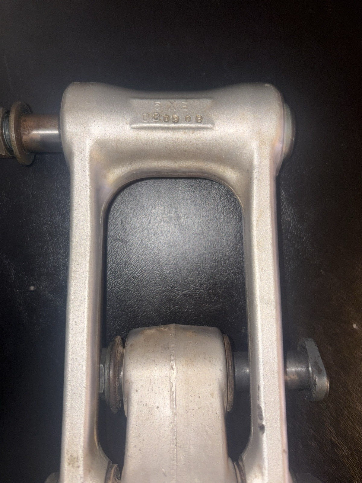 2004 YAMAHA YZ450F OEM REAR SHOCK SWINGARM LINKAGE LINKS RELAY ARM NICE!!