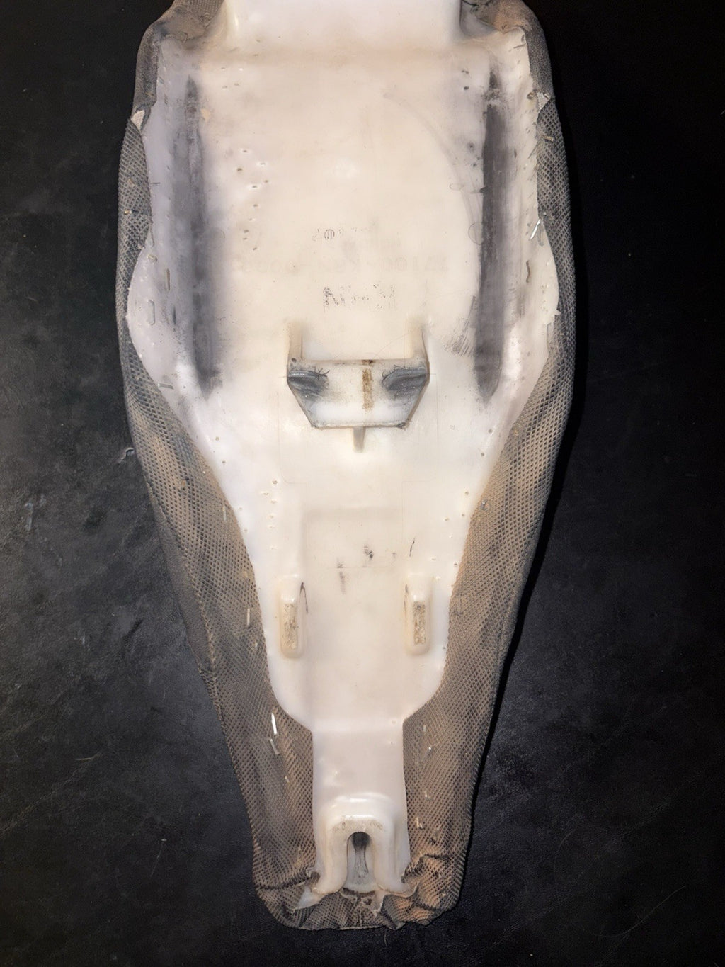 2005 HONDA CRF250R 04 - 05 OEM SEAT SADDLE COVER PAN 77100-KRN-730 CRF 250 R