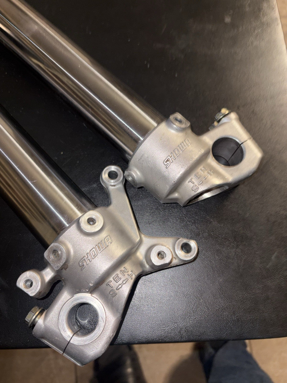 2004 - 2008 2006 Honda CRF250r OEM SHOWA FRONT FORKS SHOCKS DAMPENERS SUSPENSION