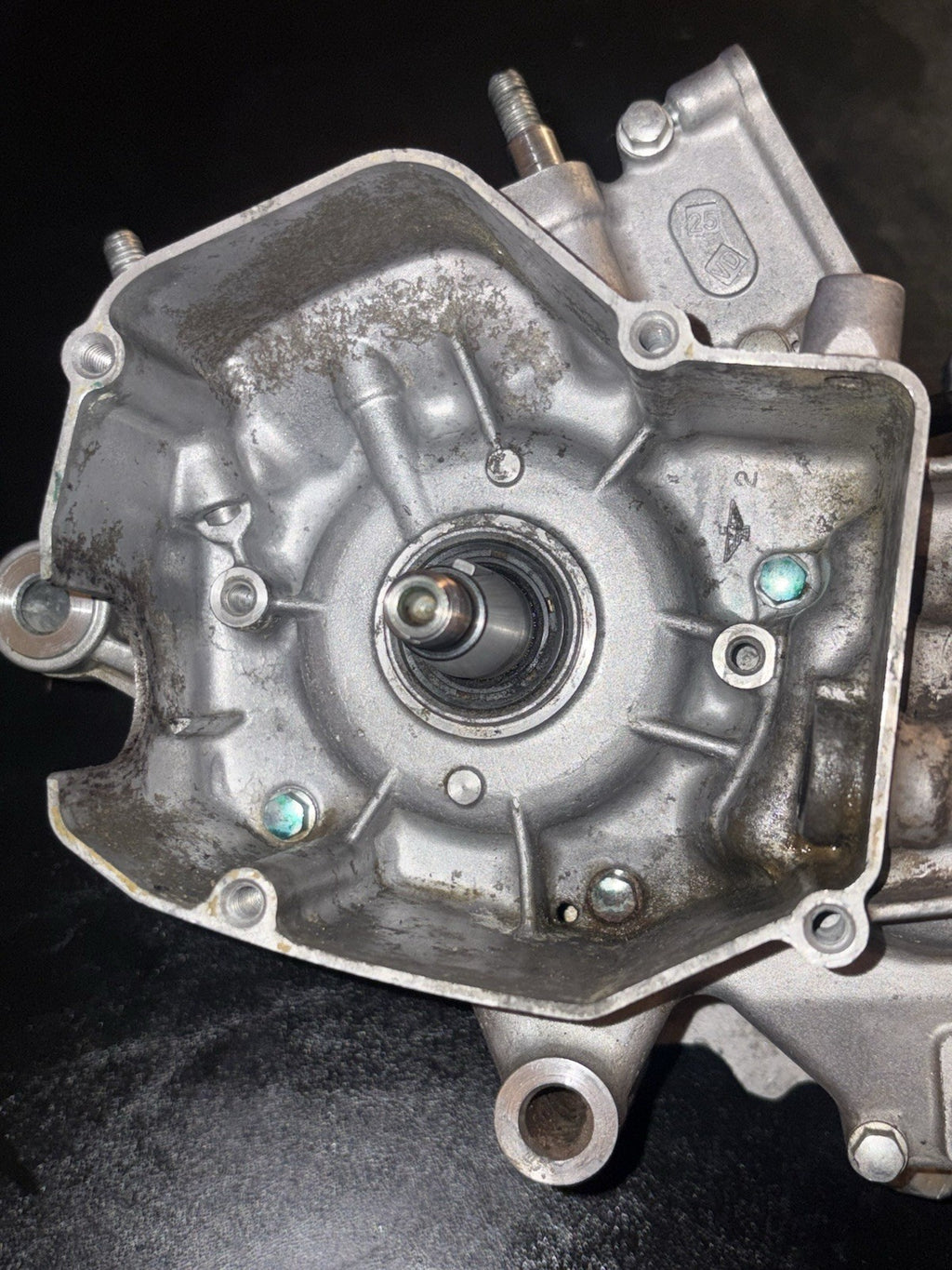 99-02 2002 CR125R CR125 OEM Engine Crankcase Crank Case Bottom End Transmission