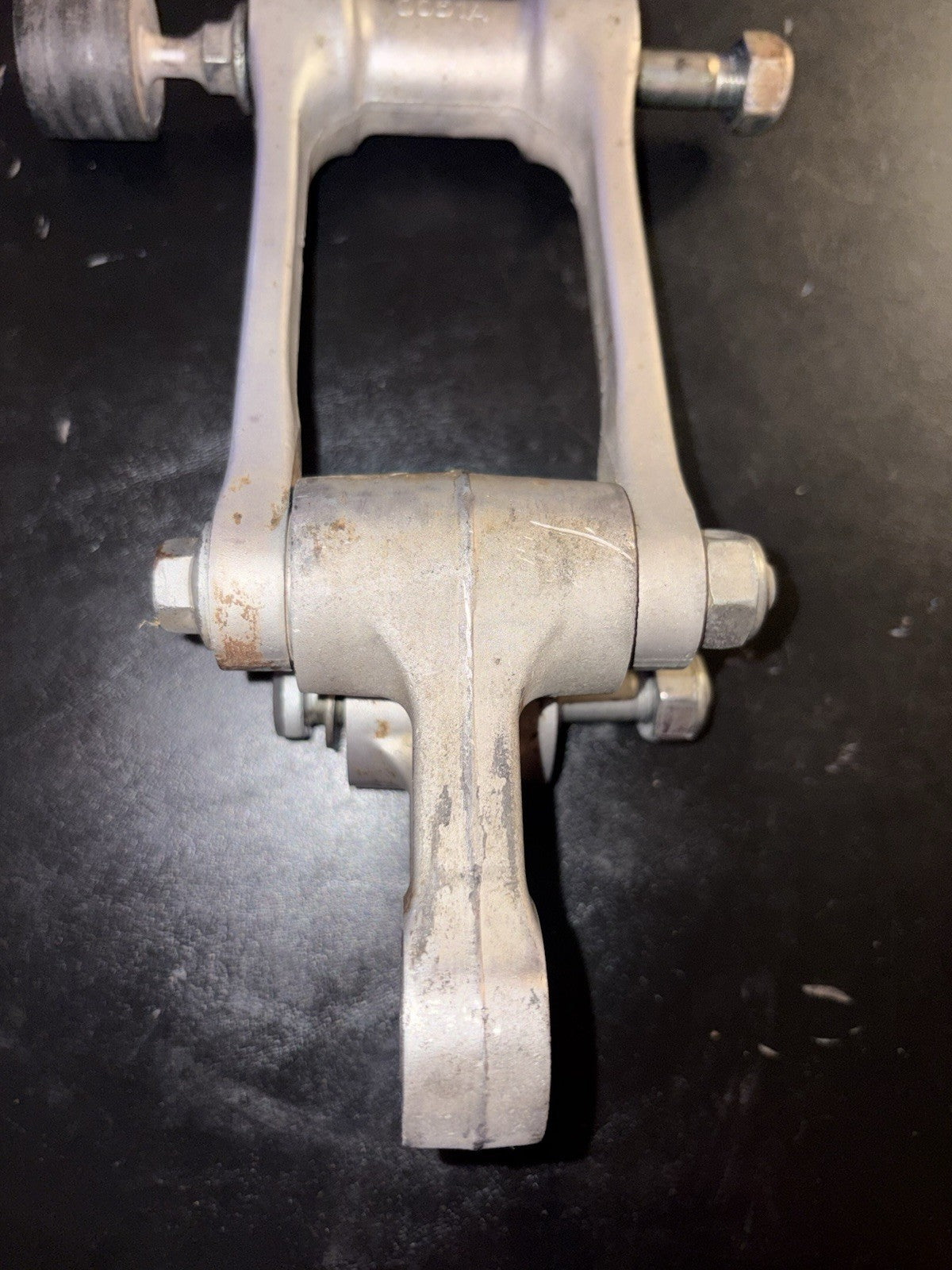 2006 - 2009 HONDA CRF250R OEM REAR SHOCK SWINGARM LINKAGE ARM ROD 52479-KRN-840