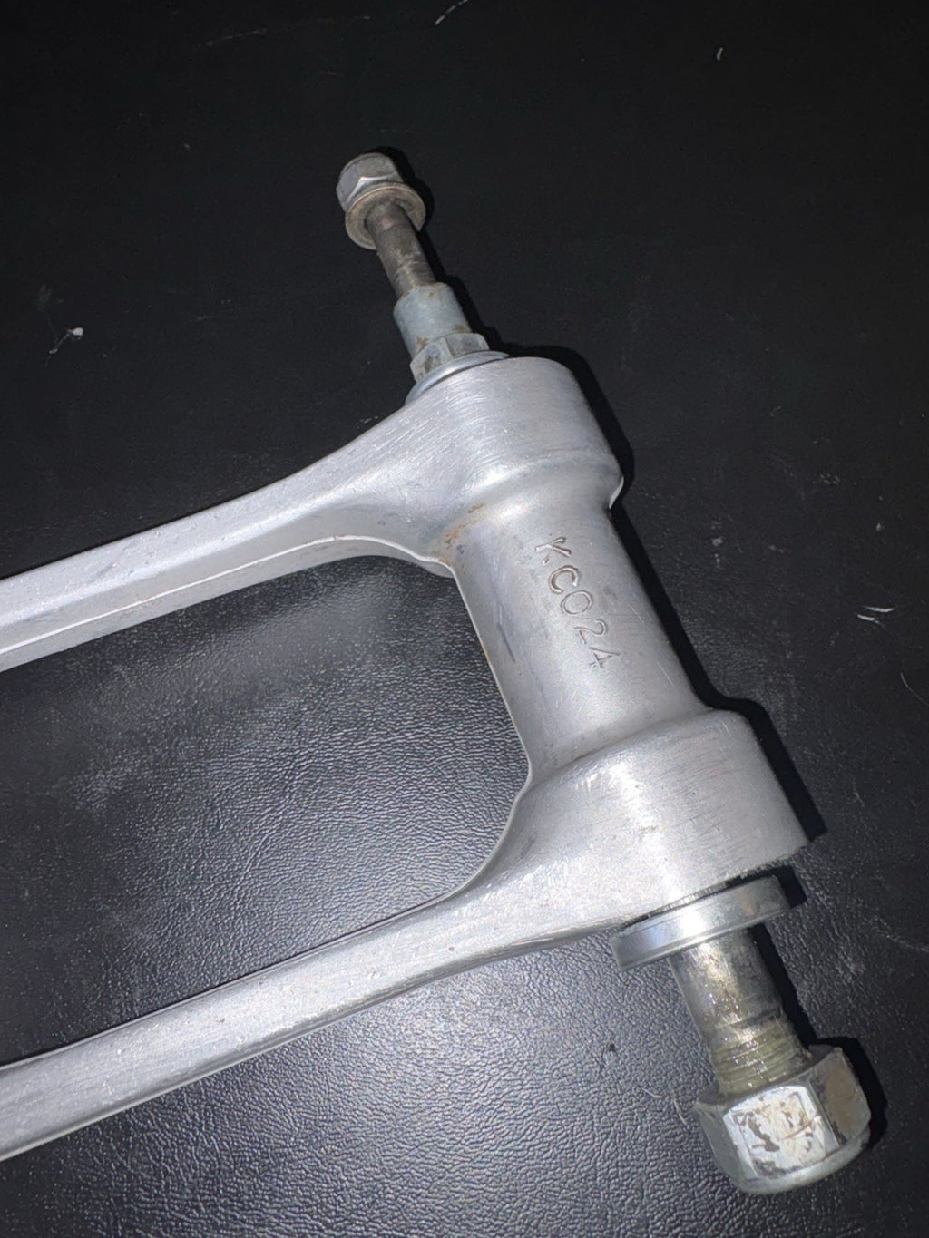 2004 Honda 03-04 CRF450R OEM REAR SHOCK LINKAGE LINKS ARM SUSPENSION 52479-MEB-7