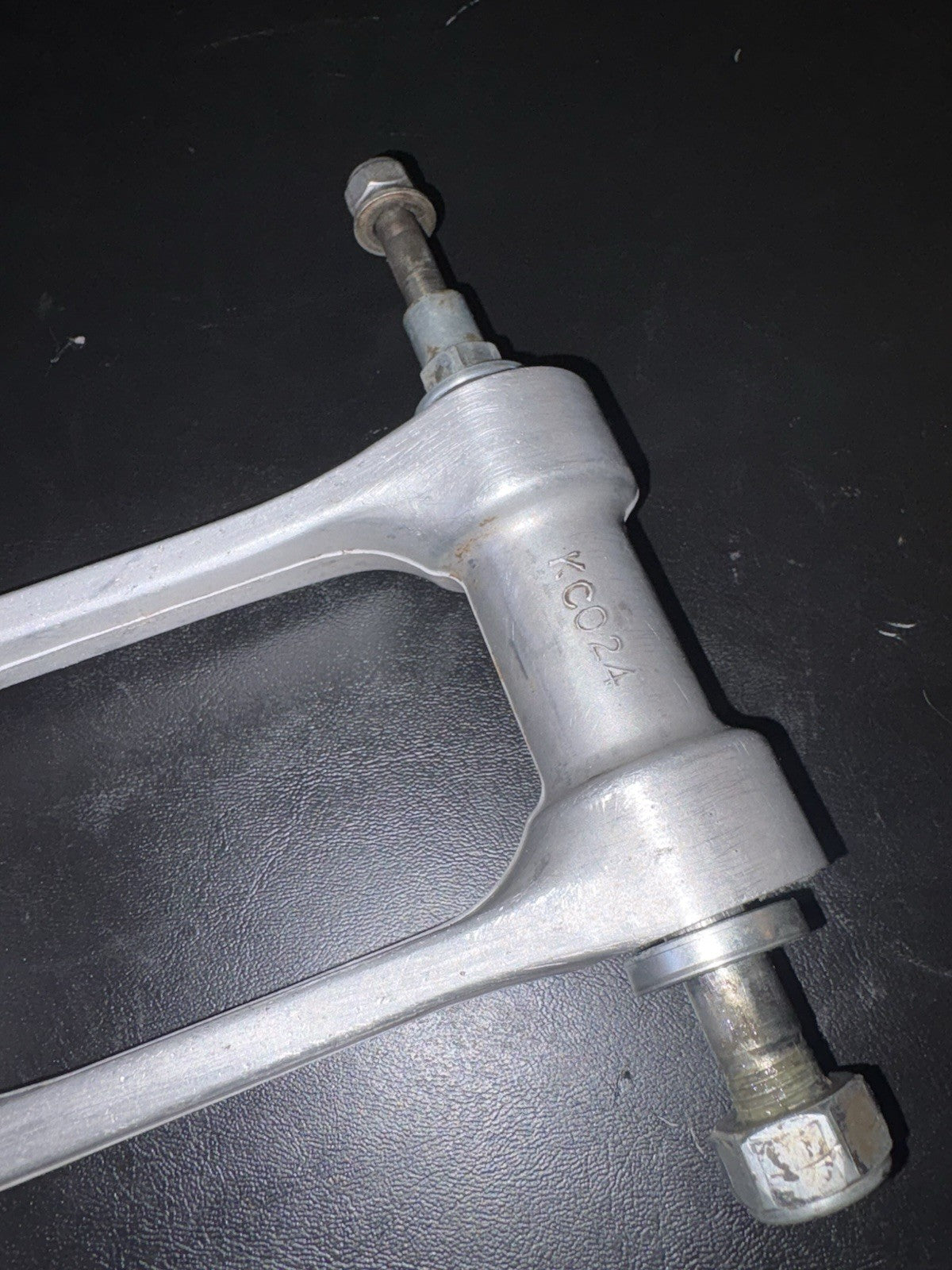 2004 Honda 03-04 CRF450R OEM REAR SHOCK LINKAGE LINKS ARM SUSPENSION 52479-MEB-7