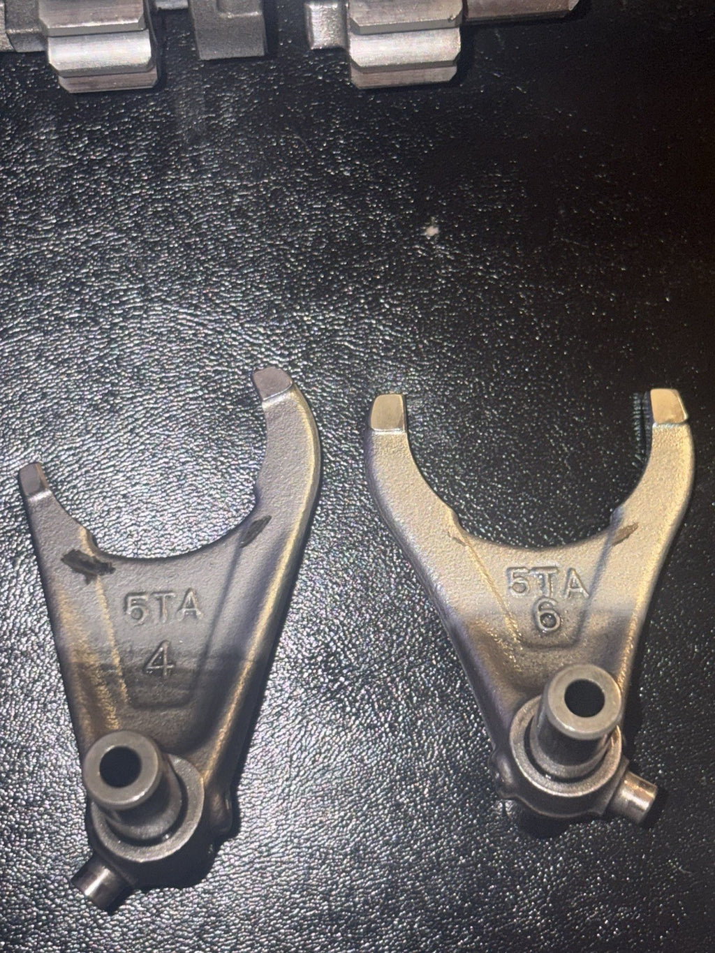 2004 YAMAHA YZ450F OEM TRANSMISSION ASSEMBLY GEARS FORKS SHIFT MECHANISM PAWL