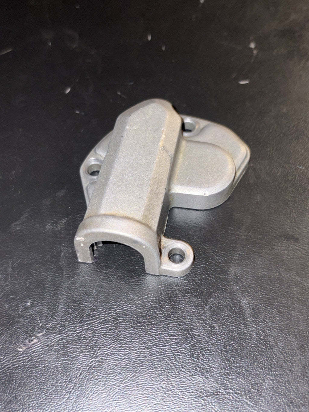 2014 - 2017 KTM Sx85 85 Sx OEM PV Power Valve Linkage Cylinder Cover  Assembly