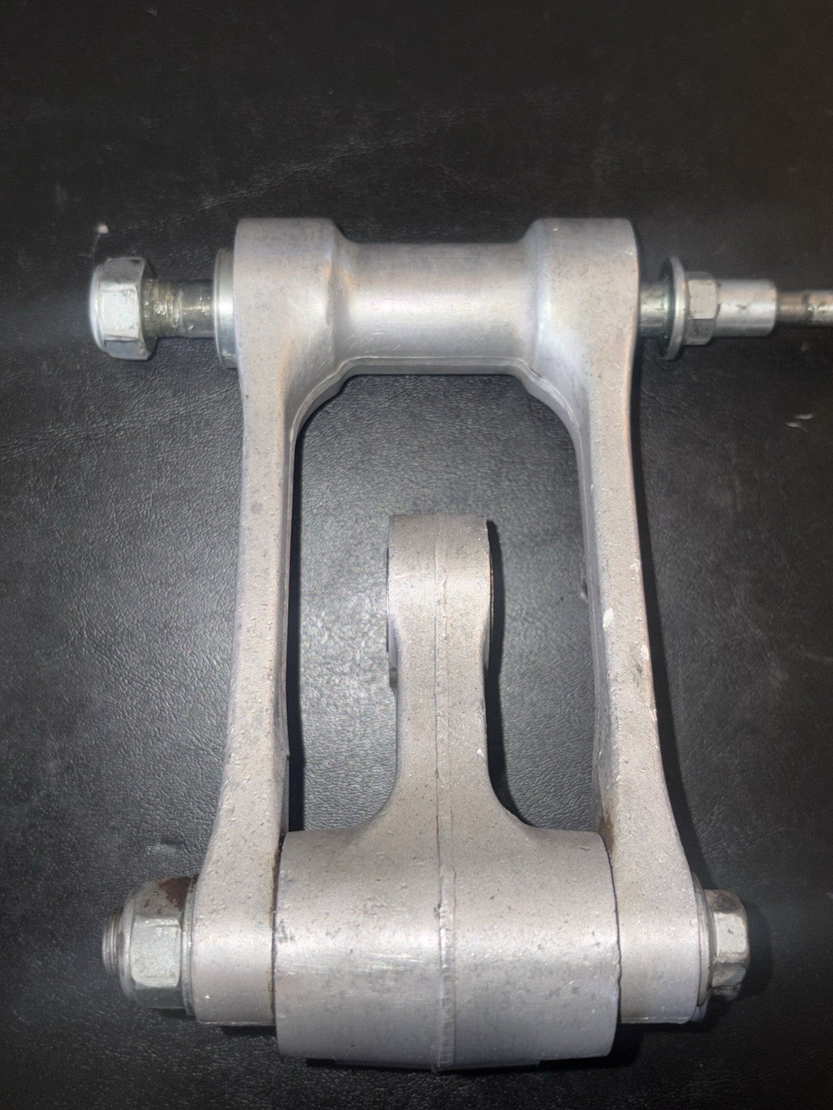 2004 Honda 03-04 CRF450R OEM REAR SHOCK LINKAGE LINKS ARM SUSPENSION 52479-MEB-7