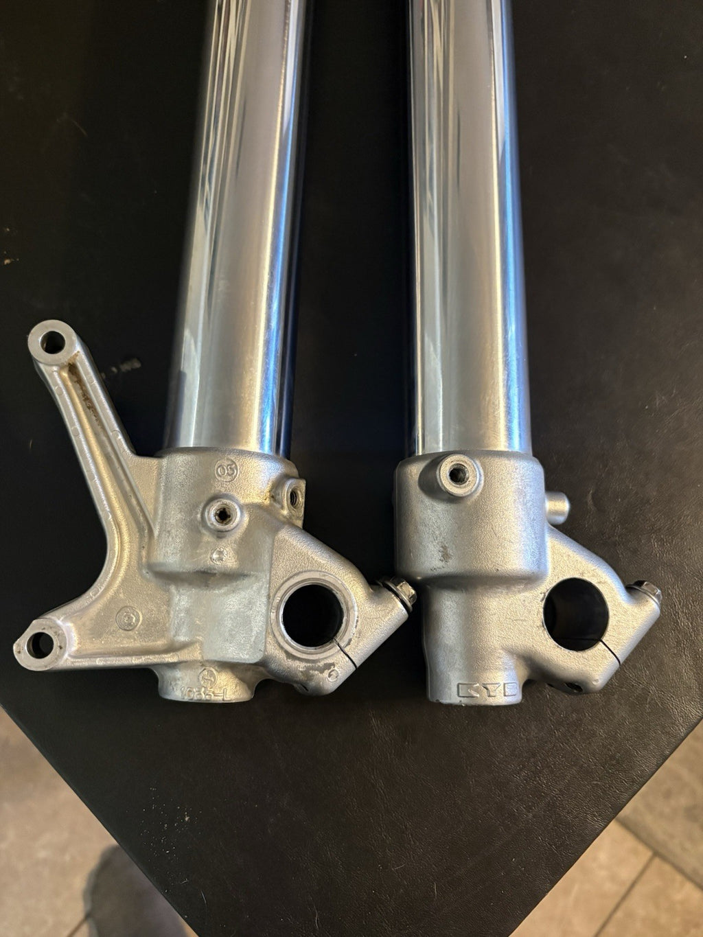 2006 - 2009 Yamaha YZ450F OEM Front Forks KYB SSS Suspension Shock Absorbers