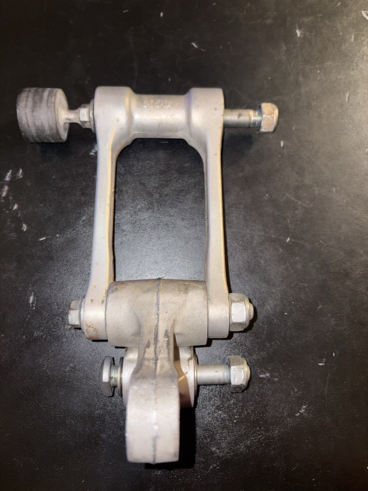 2006 - 2009 HONDA CRF250R OEM REAR SHOCK SWINGARM LINKAGE ARM ROD 52479-KRN-840