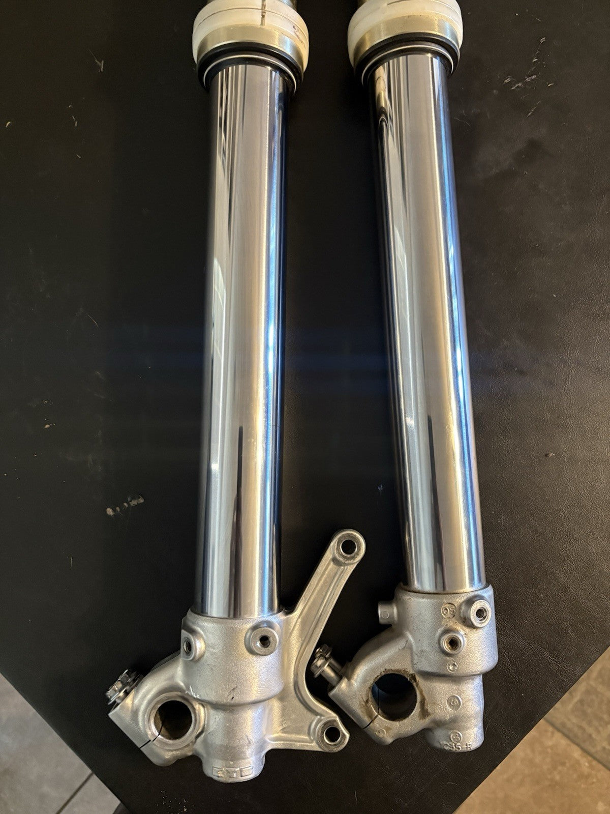 2006 - 2009 Yamaha YZ450F OEM Front Forks KYB SSS Suspension Shock Absorbers