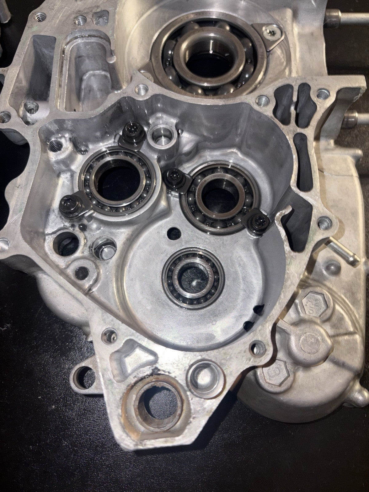2006 Honda Crf250r OEM Engine Motor Crankcase Cases Block Bottom End Left Right