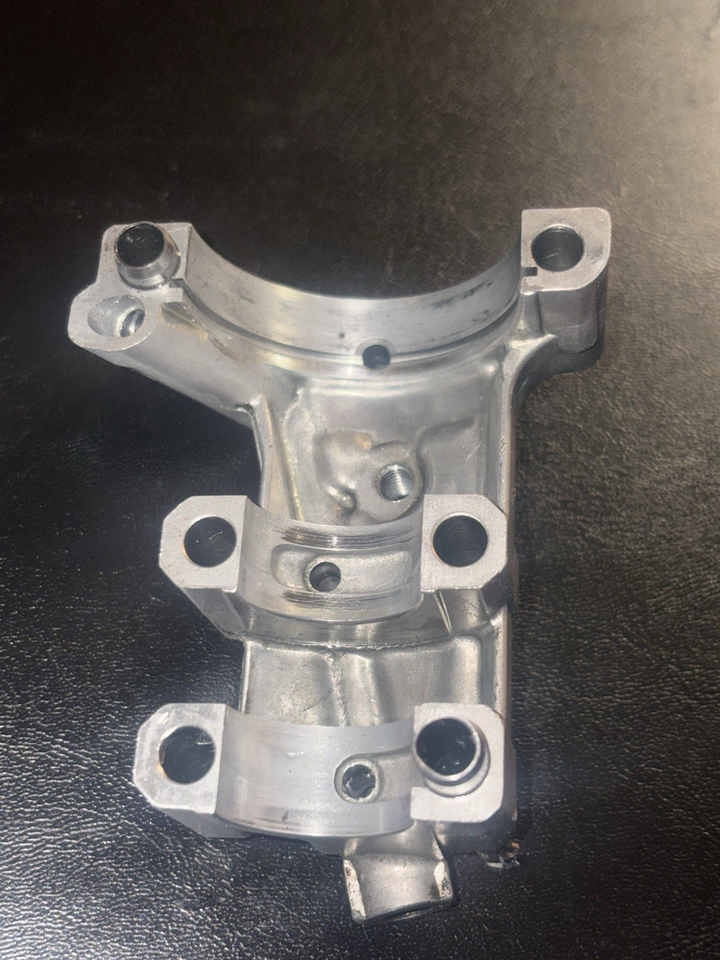2004 03-05 YAMAHA YZ450F Intake Camshaft Cam Shaft Cap Holder Tower Mount