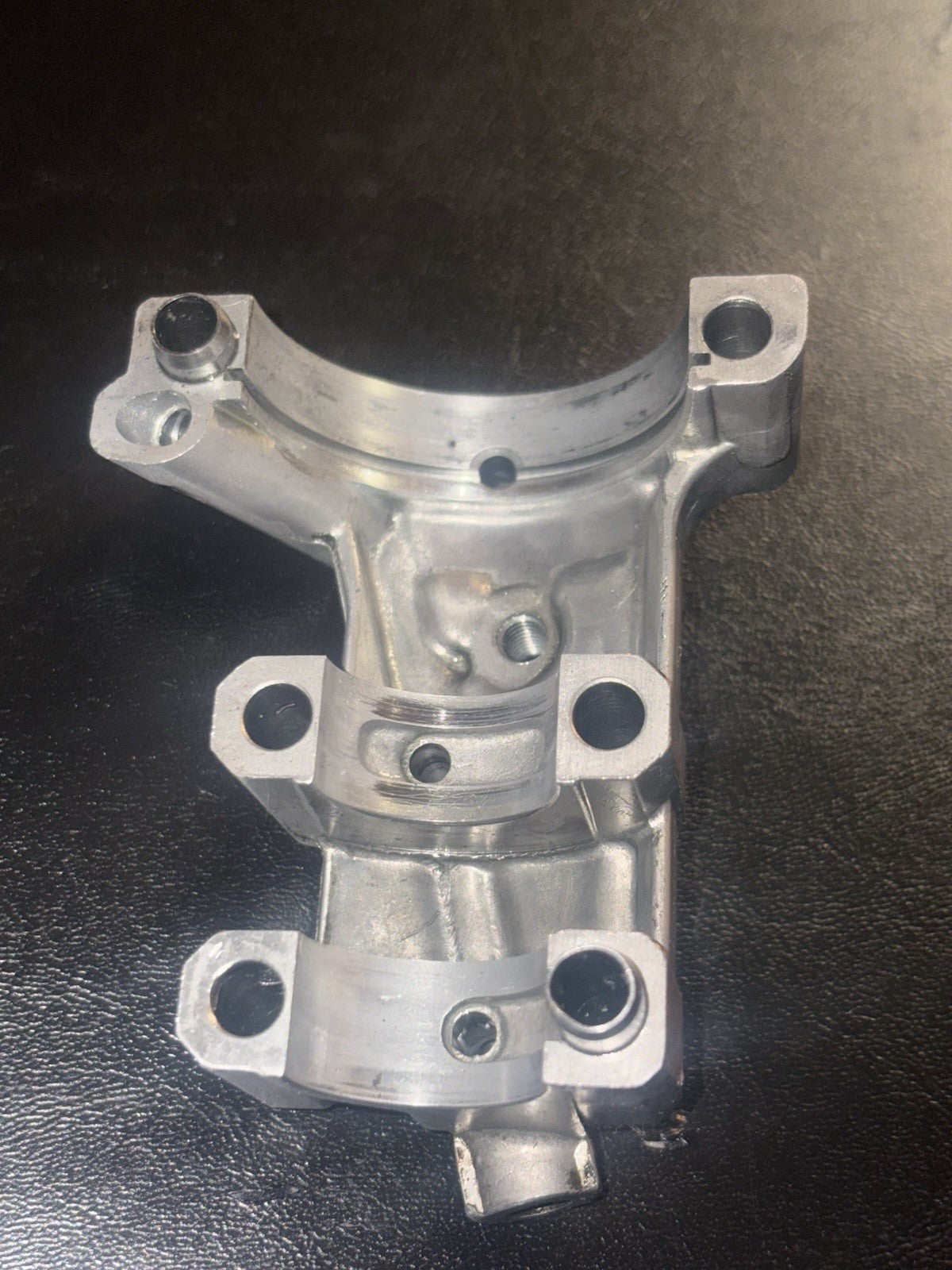 2004 03-05 YAMAHA YZ450F Intake Camshaft Cam Shaft Cap Holder Tower Mount