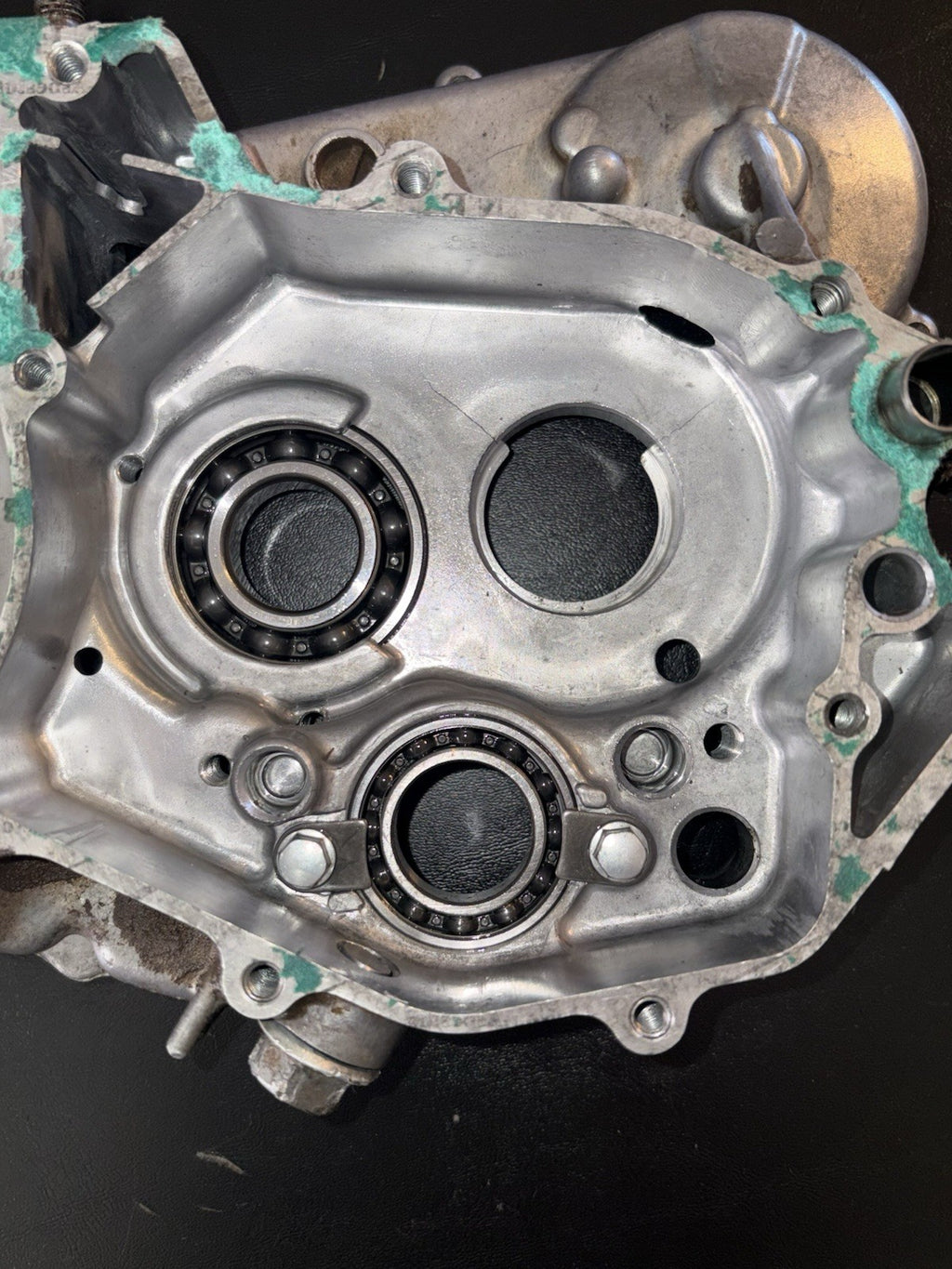2000 2001 HONDA CR250R OEM RIGHT ENGINE CRANKCASE CRANK CASE *FOR REPAIR