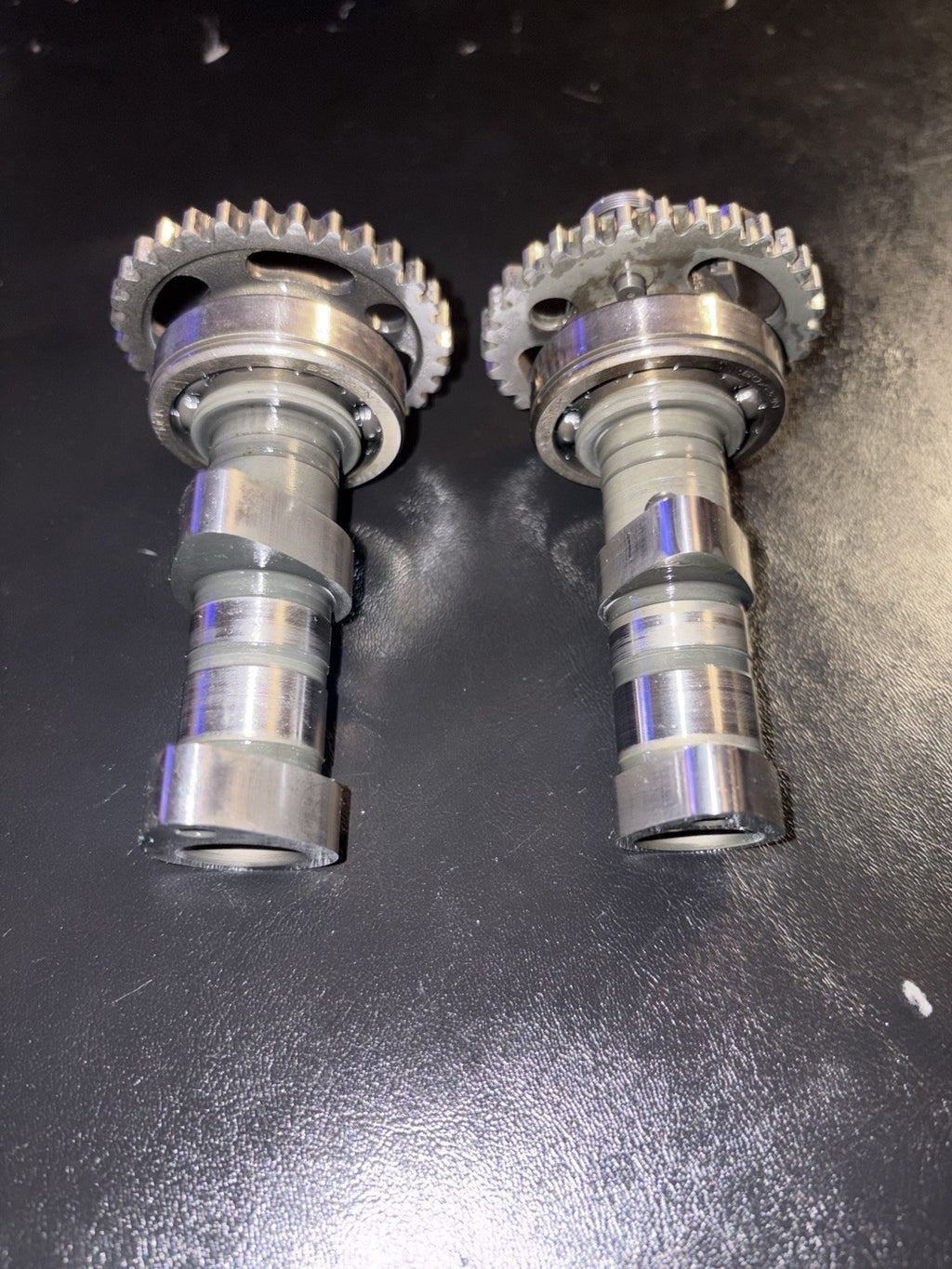 2016 Yamaha YZ450F OEM Cylinder Head Valve Train Assembly Camshaft Caps Tower