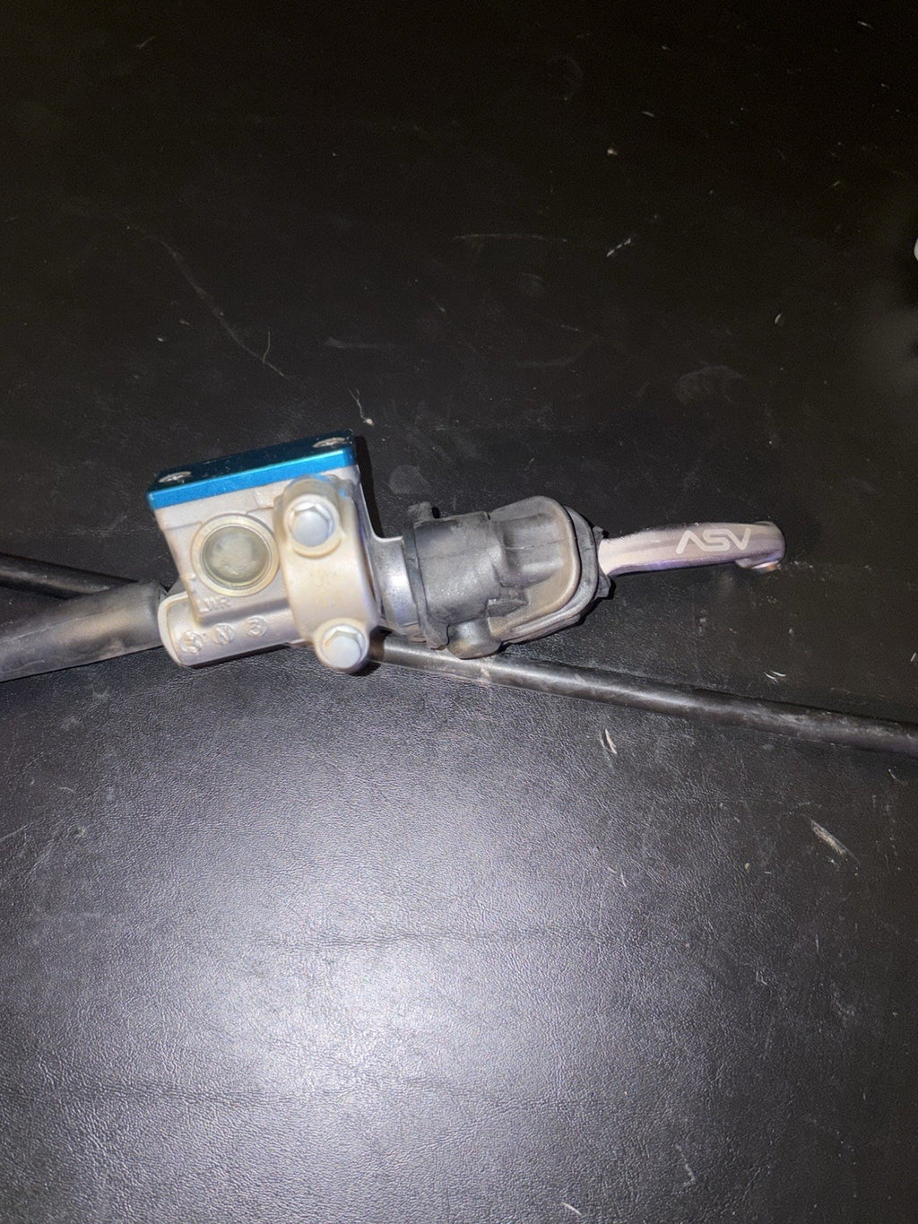 2003 2004 Yamaha YZ450F OEM FRONT BRAKE CALIPER MASTER CYLINDER ASSEMBLY ASV
