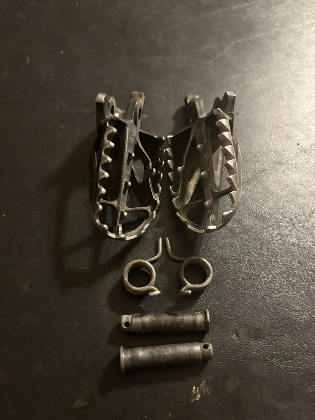 CRF450R FOOTPEGS KIT FOOT PEGS RESTS GENUINE OEM HONDA CRF 450 R (2004-2008)