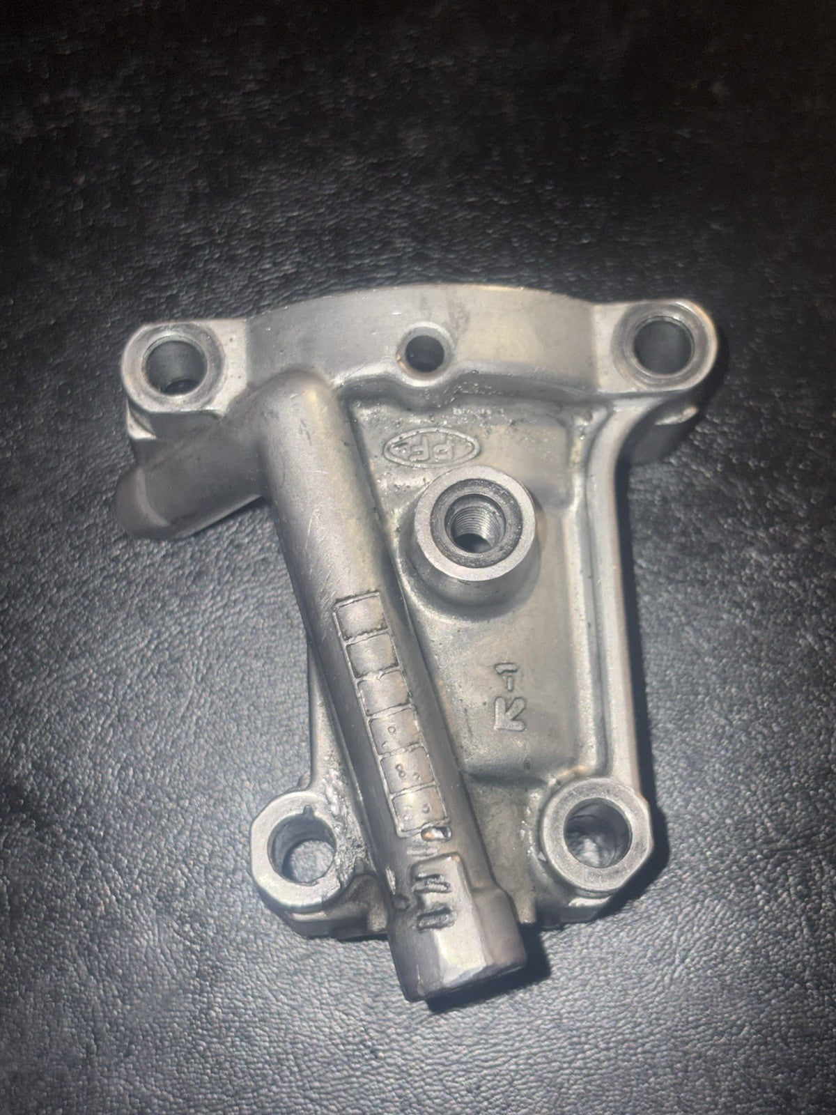 2003 03-05 YAMAHA YZ450F Exhaust Camshaft Cam Shaft Cap Holder Tower Mount Bolts