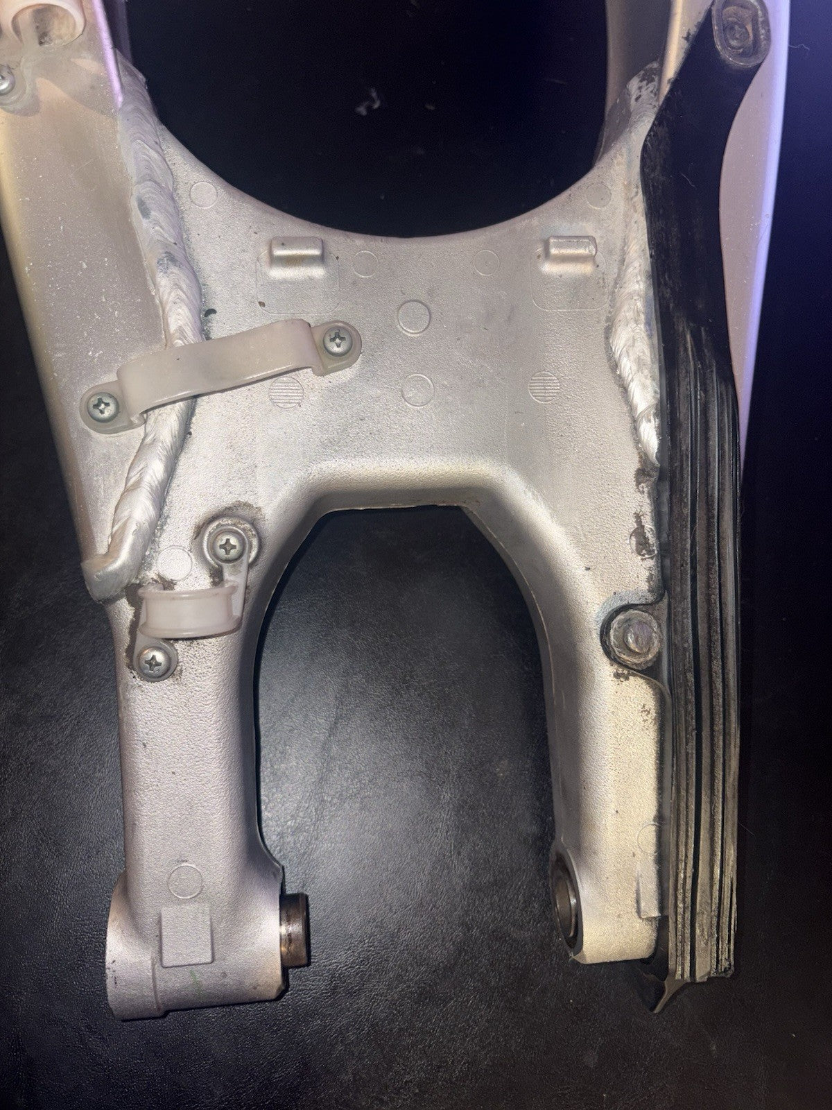 2005-2008 Honda Crf450r Crf 450 R OEM Swing Arm Swingarm Chain Guard Slider