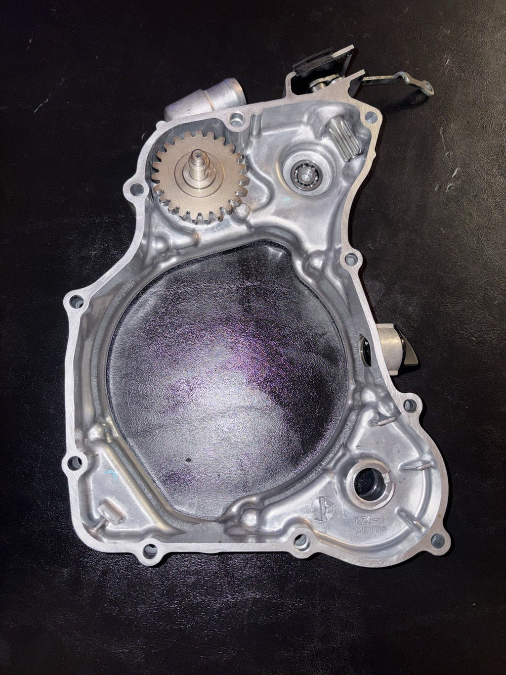 2002 Honda Cr125r Inner Intermediate Clutch Right Case Cover Water Pump Housing