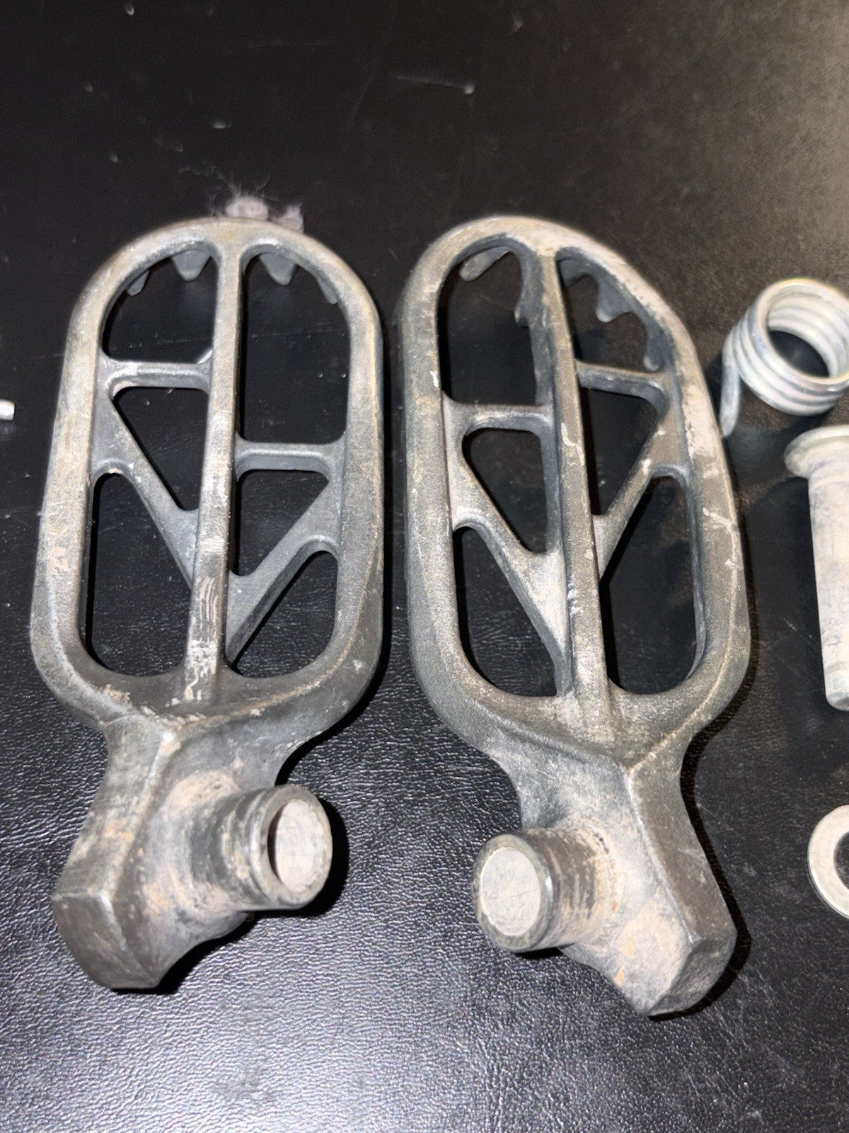 2016 Suzuki Rmz250 Rmz 250 OEM Foot Pegs Footpegs Rest Pedals Assembly