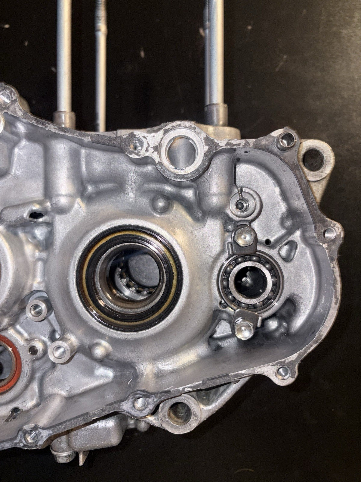 2006 Honda Crf250r OEM Engine Motor Crankcase Cases Block Bottom End Left Right