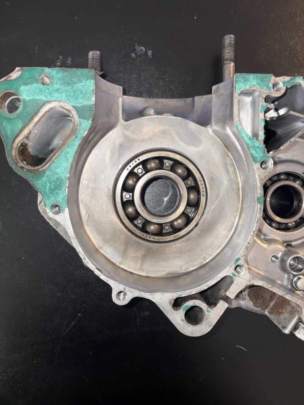 2000 2001 HONDA CR250R OEM RIGHT ENGINE CRANKCASE CRANK CASE *FOR REPAIR