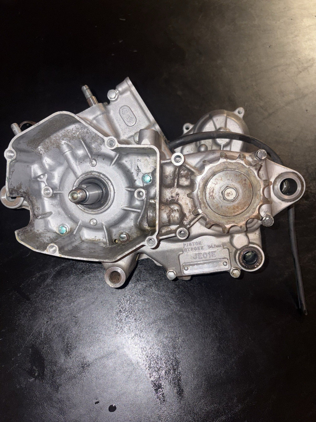 99-02 2002 CR125R CR125 OEM Engine Crankcase Crank Case Bottom End Transmission